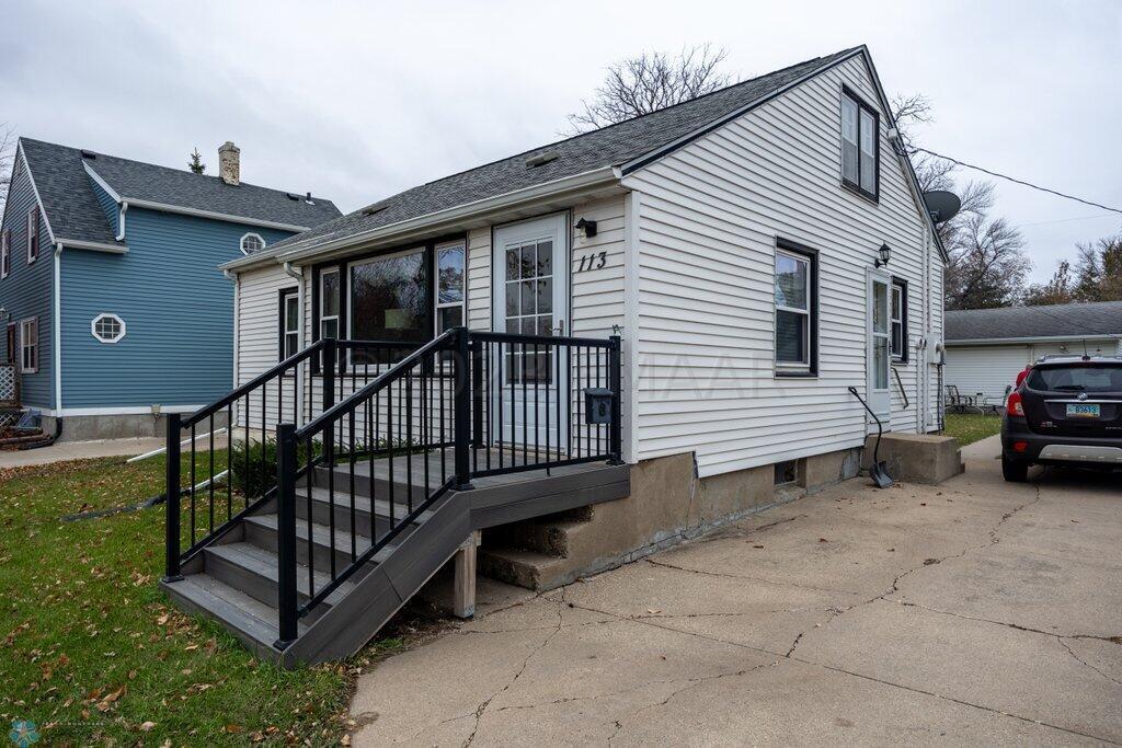 MF front step