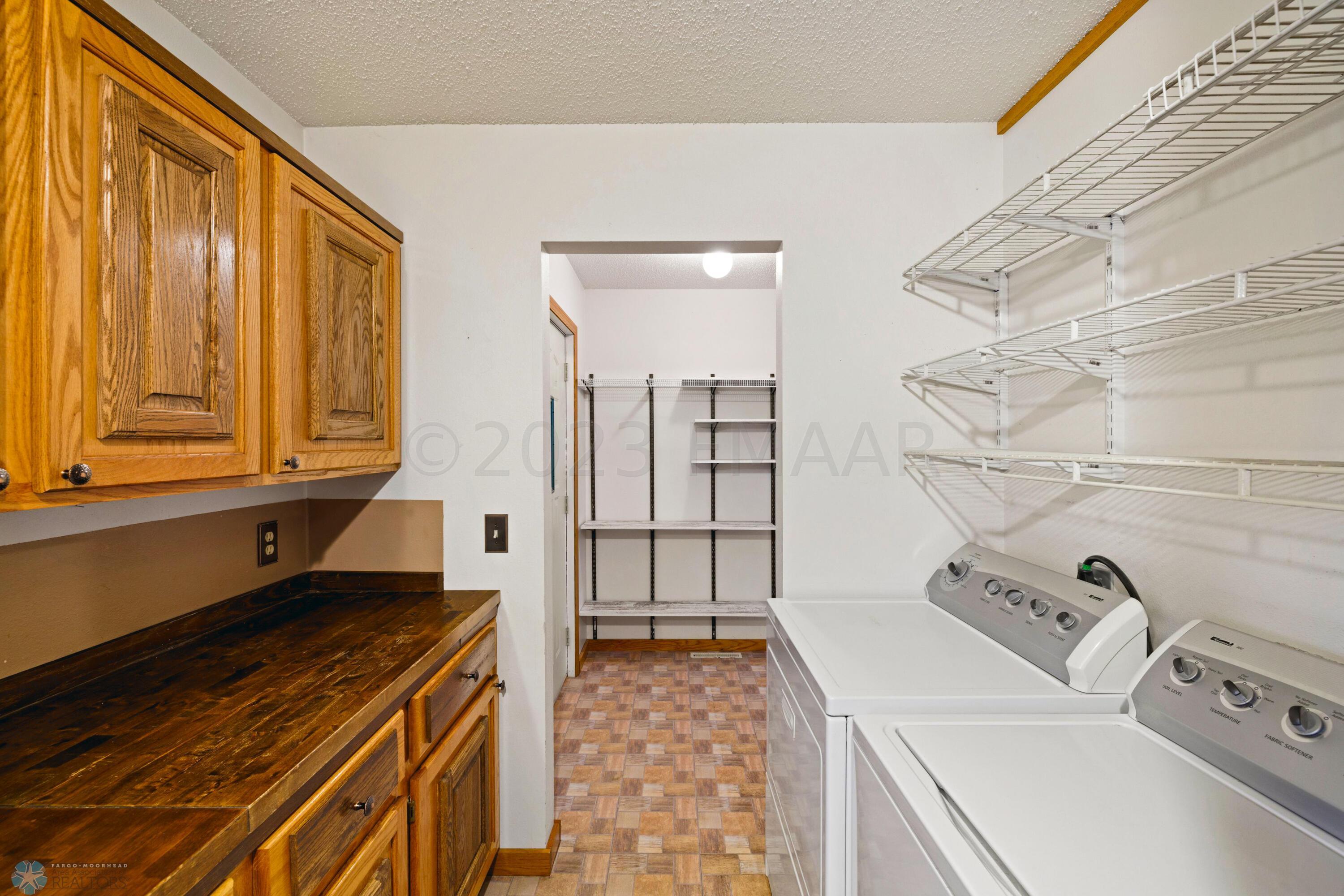 Kitchen & laundry