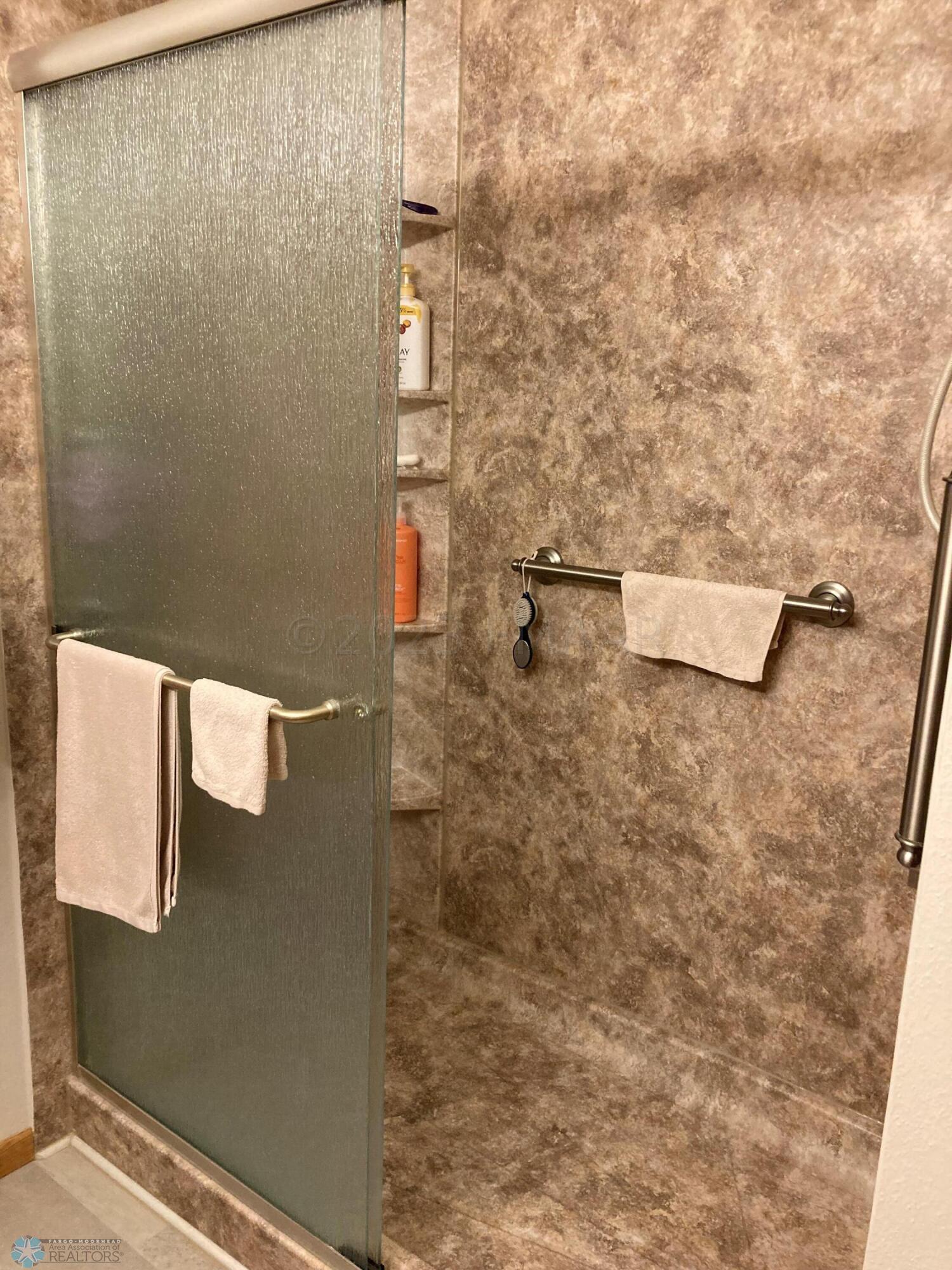Hollywood-Primary Bath