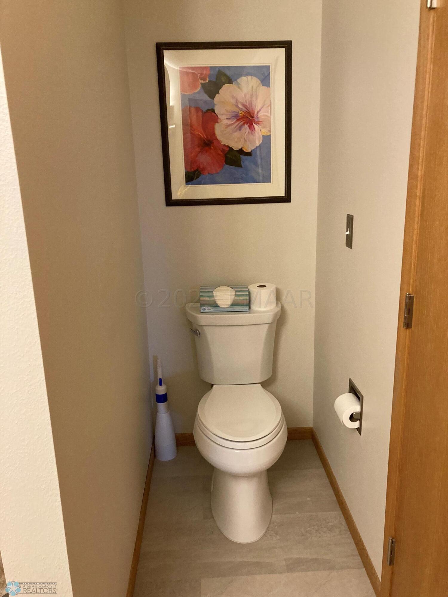 Hollywood-Primary Bath