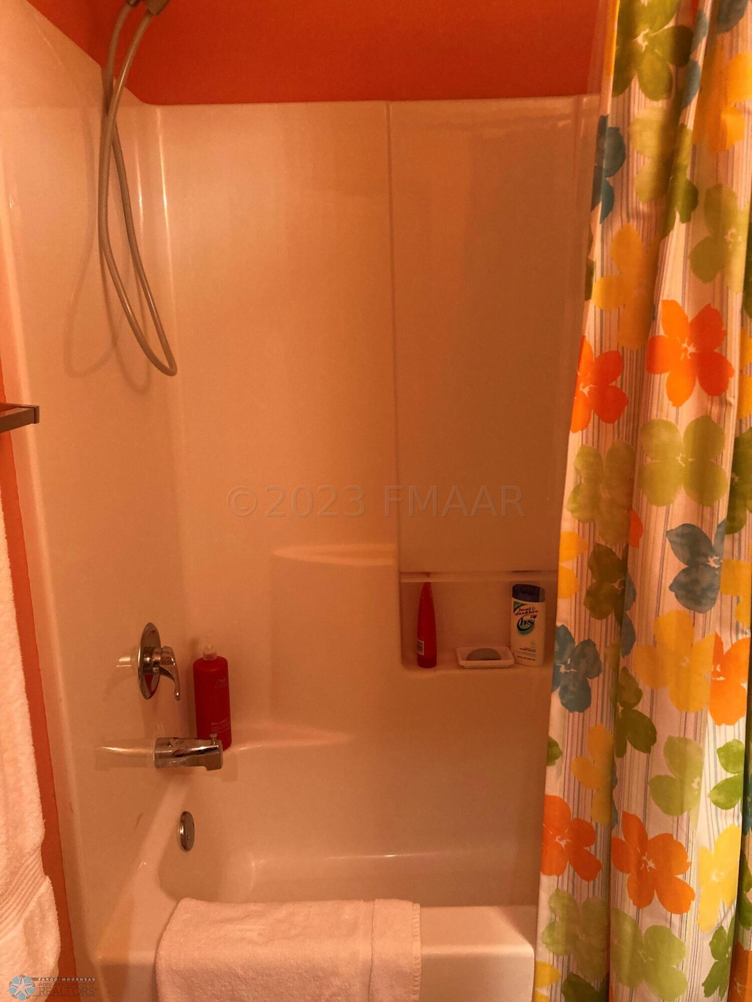 Lower Level Full Bath