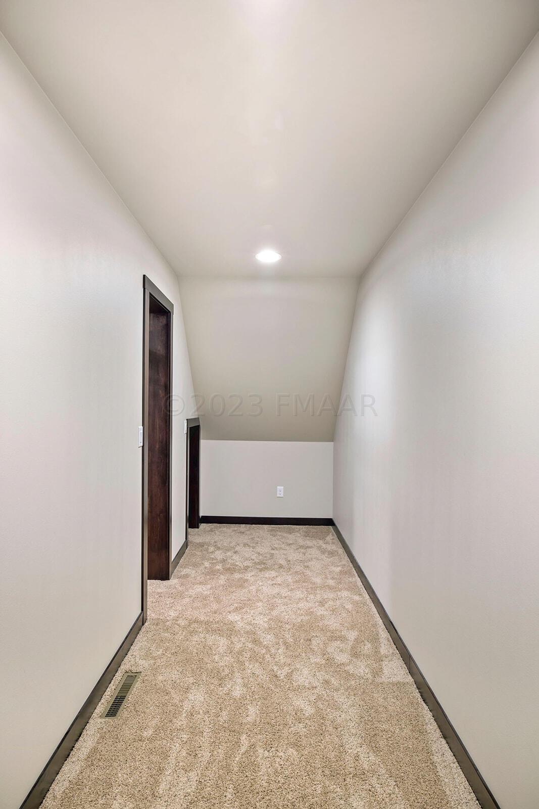 Walk-In-Closet