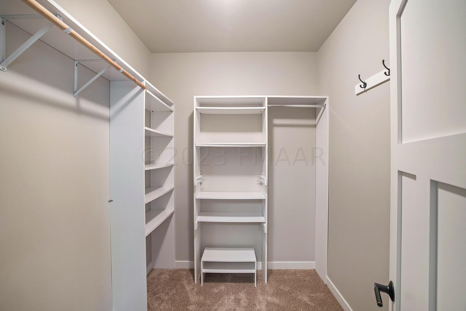 Walk-In-Closet