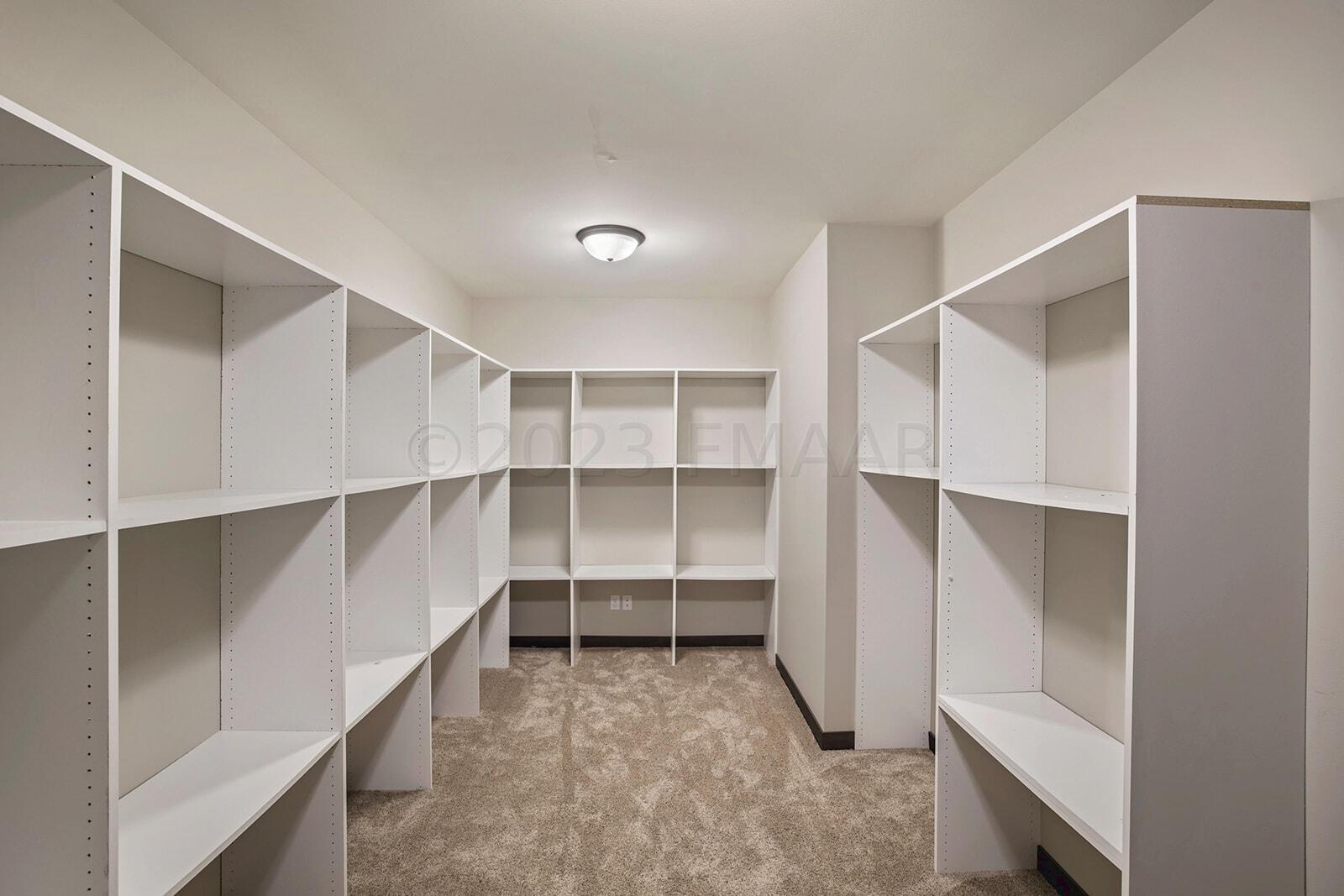 Walk-In-Closet