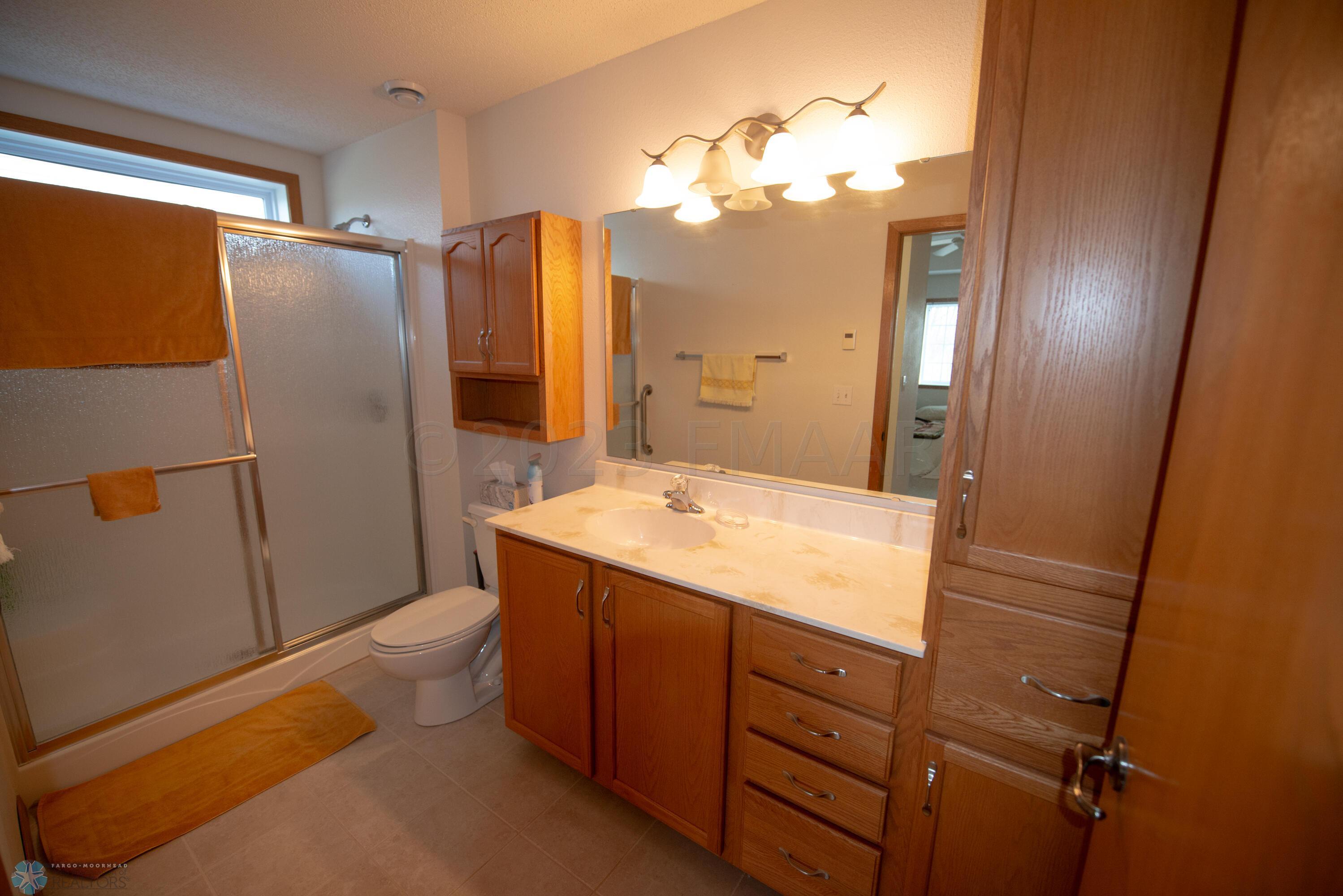primary 3/4 bath