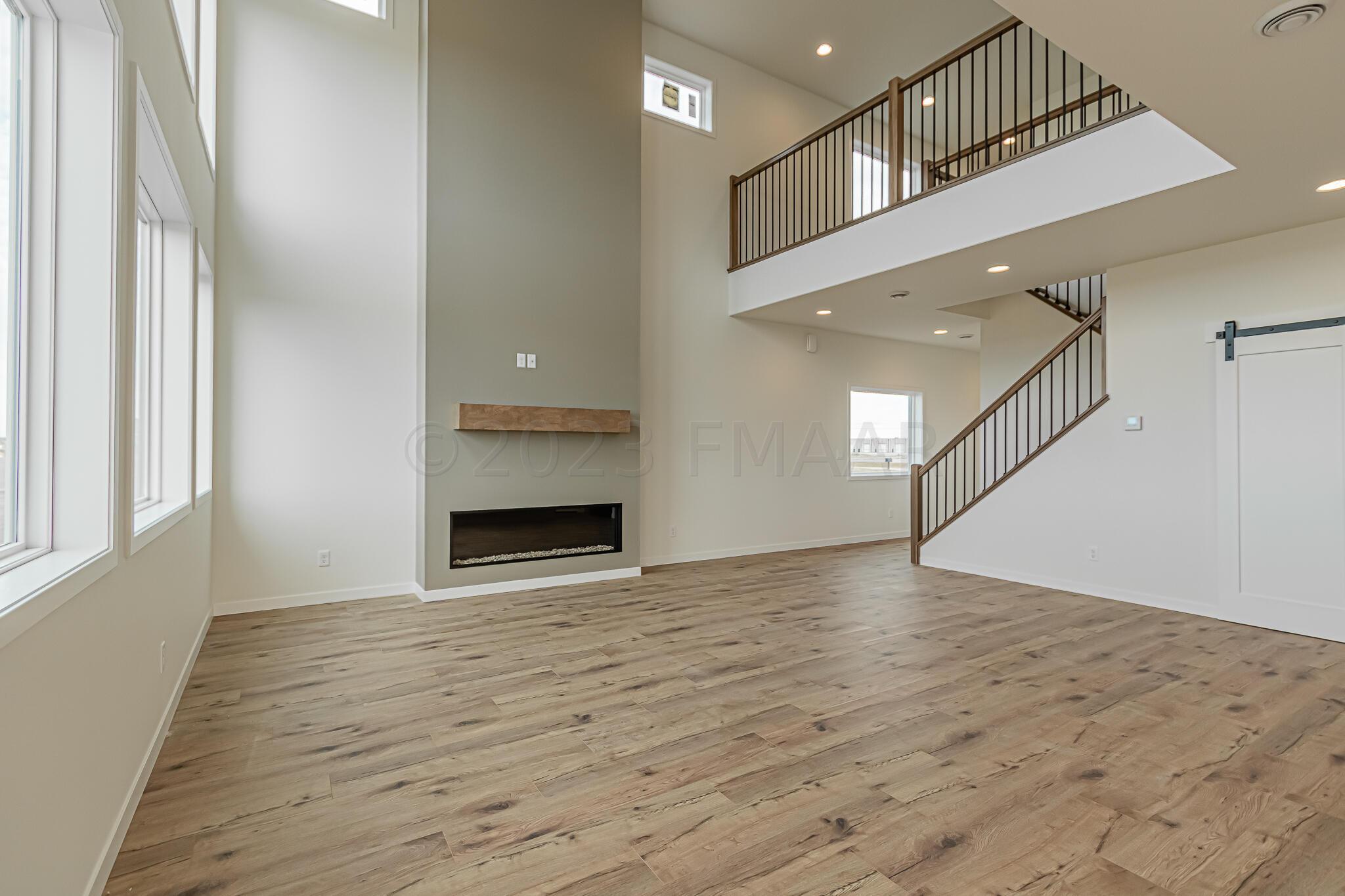 102 Lindsey Court, Mapleton, ND 58059-05