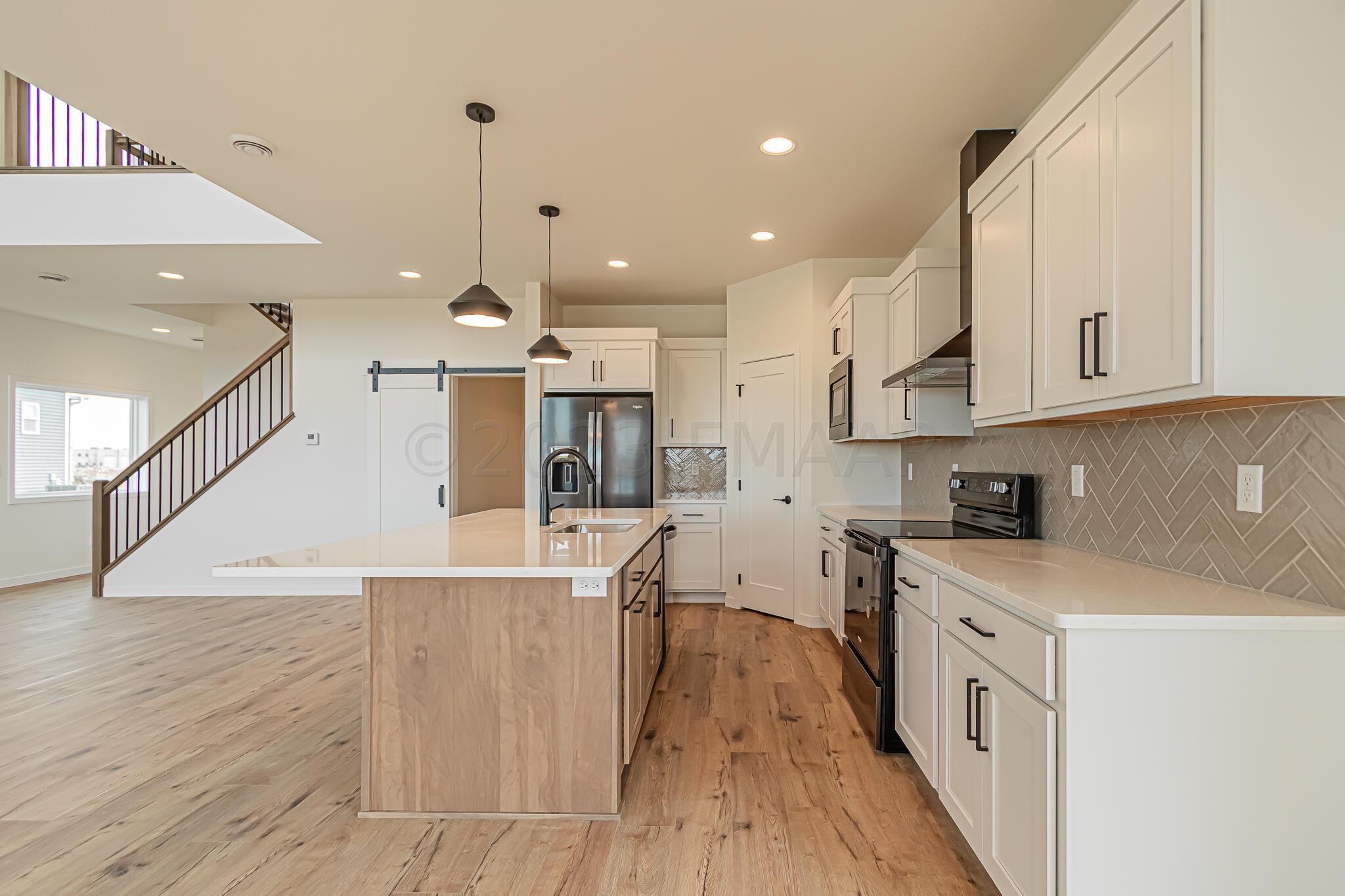 102 Lindsey Court, Mapleton, ND 58059-08