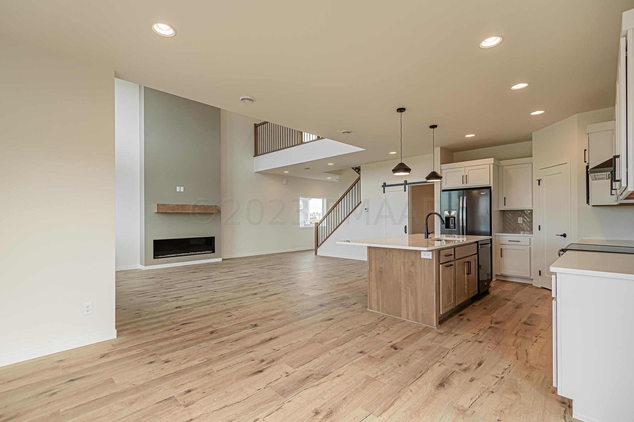 102 Lindsey Court, Mapleton, ND 58059-07