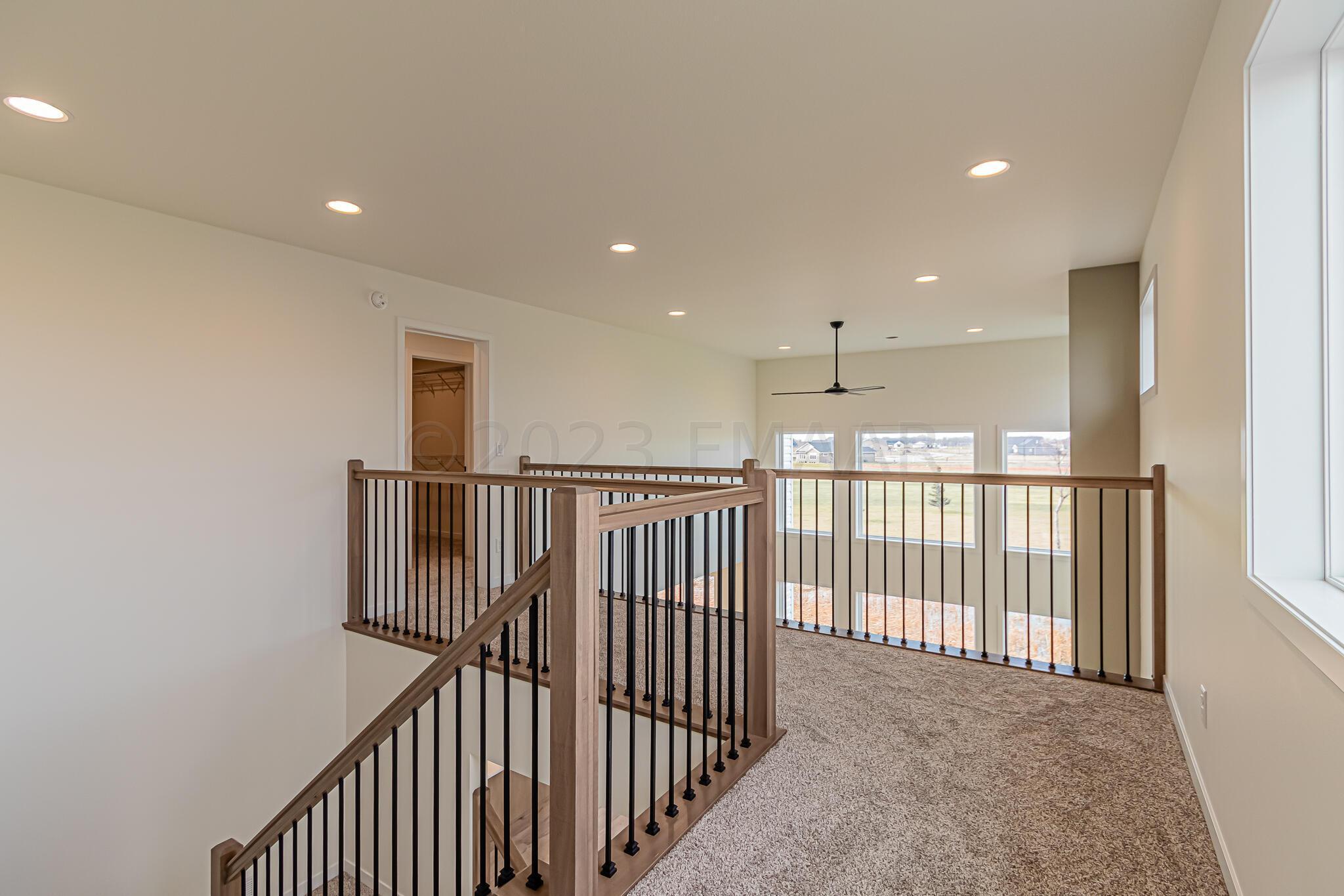 102 Lindsey Court, Mapleton, ND 58059-17