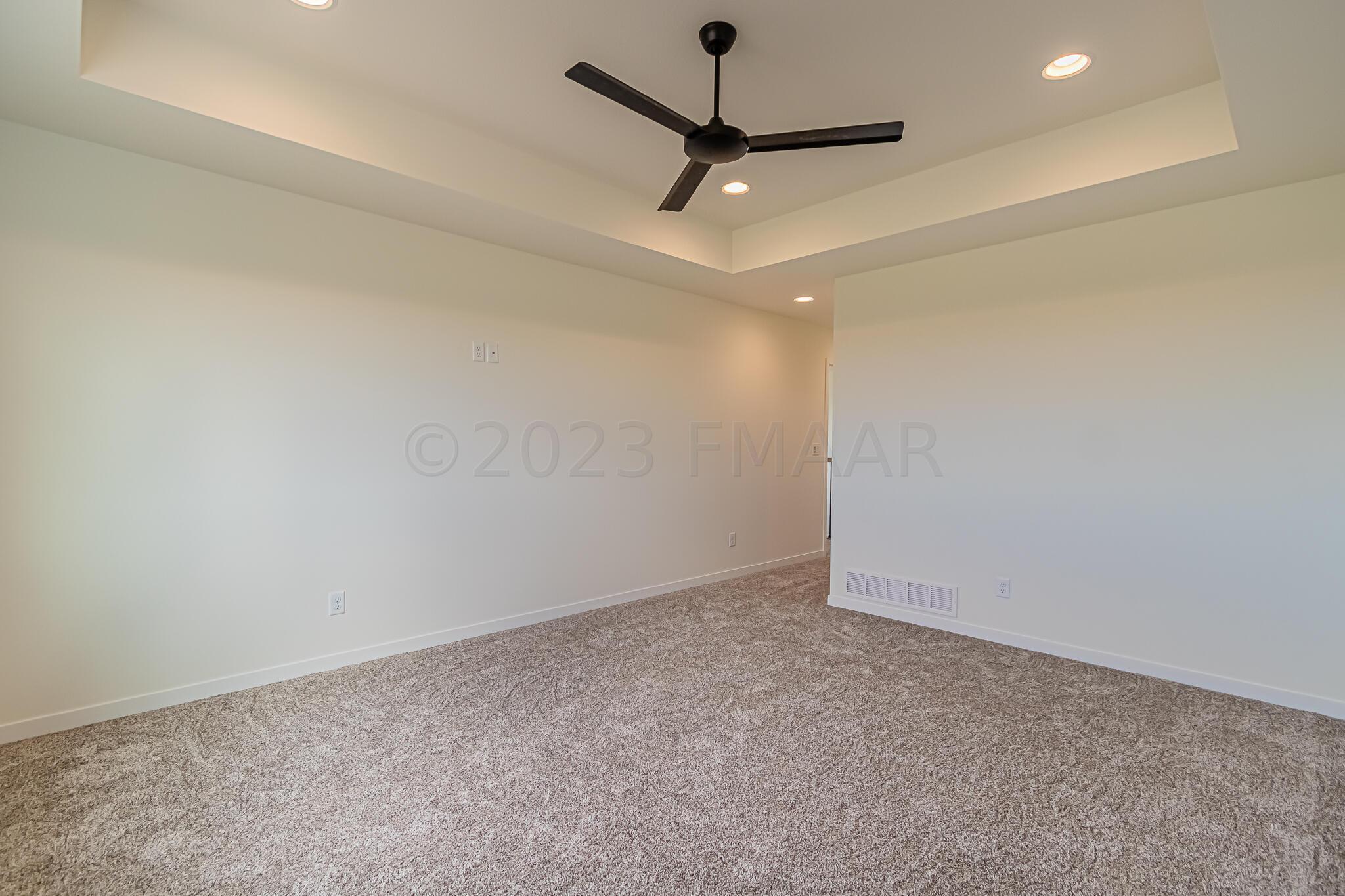 102 Lindsey Court, Mapleton, ND 58059-20
