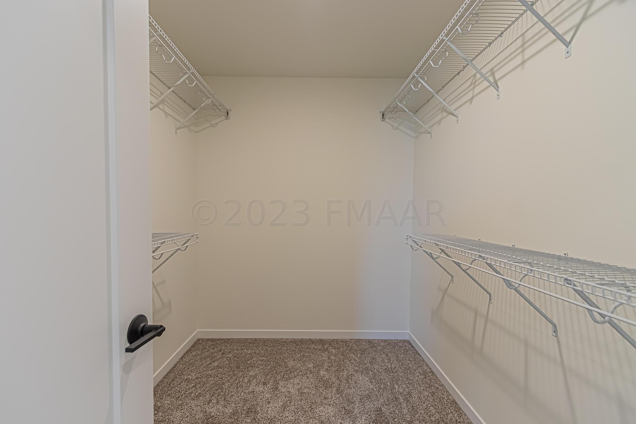102 Lindsey Court, Mapleton, ND 58059-21