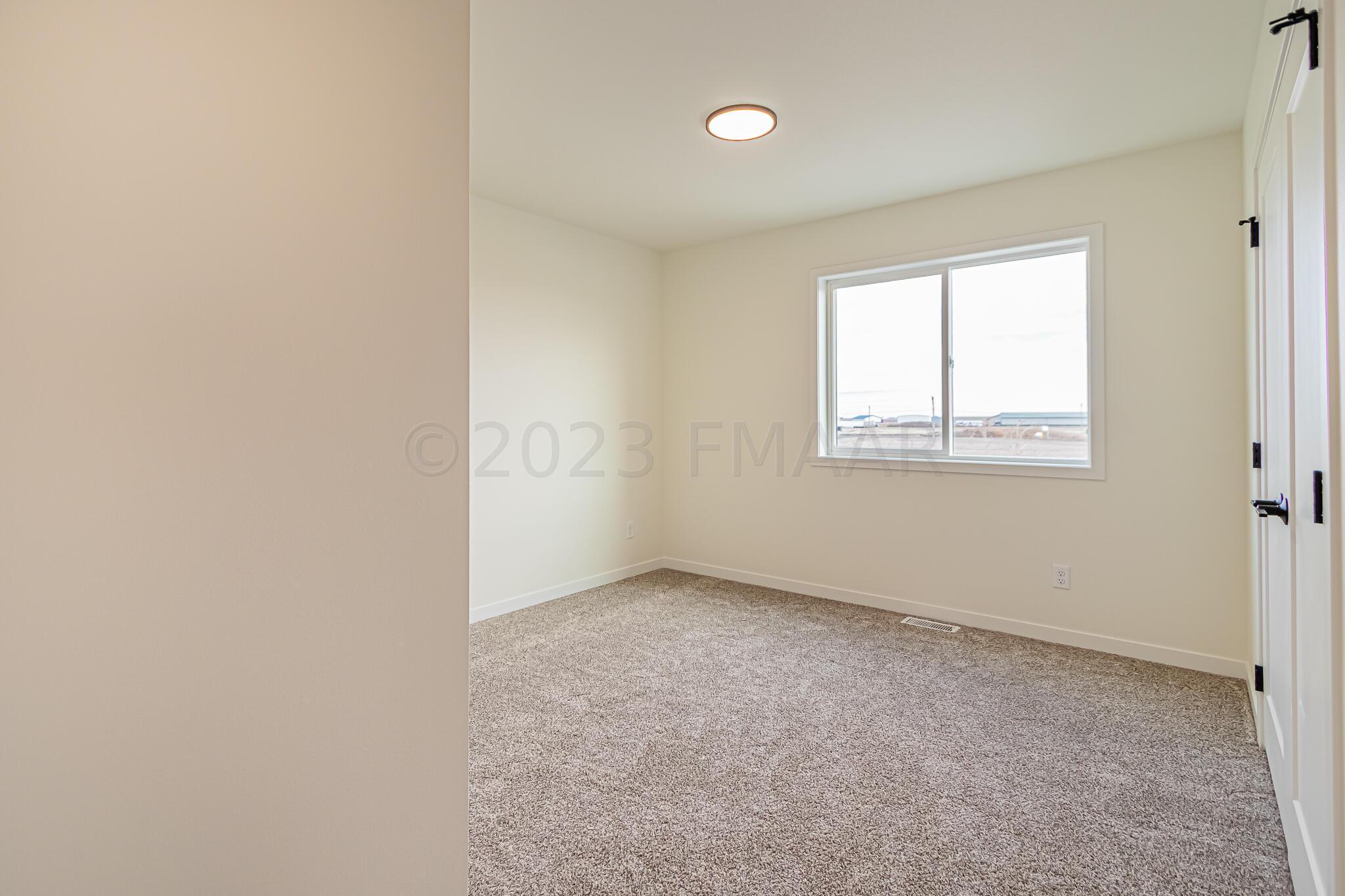 102 Lindsey Court, Mapleton, ND 58059-29