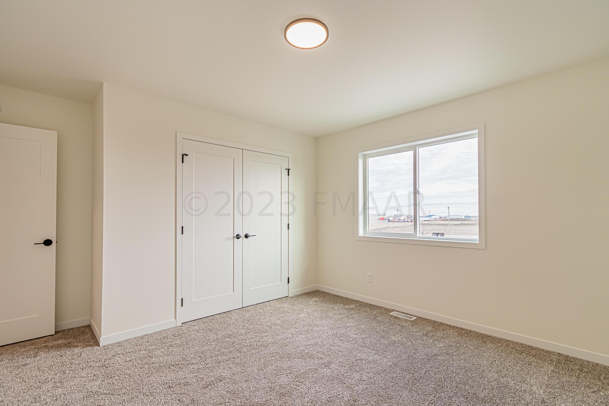 102 Lindsey Court, Mapleton, ND 58059-32