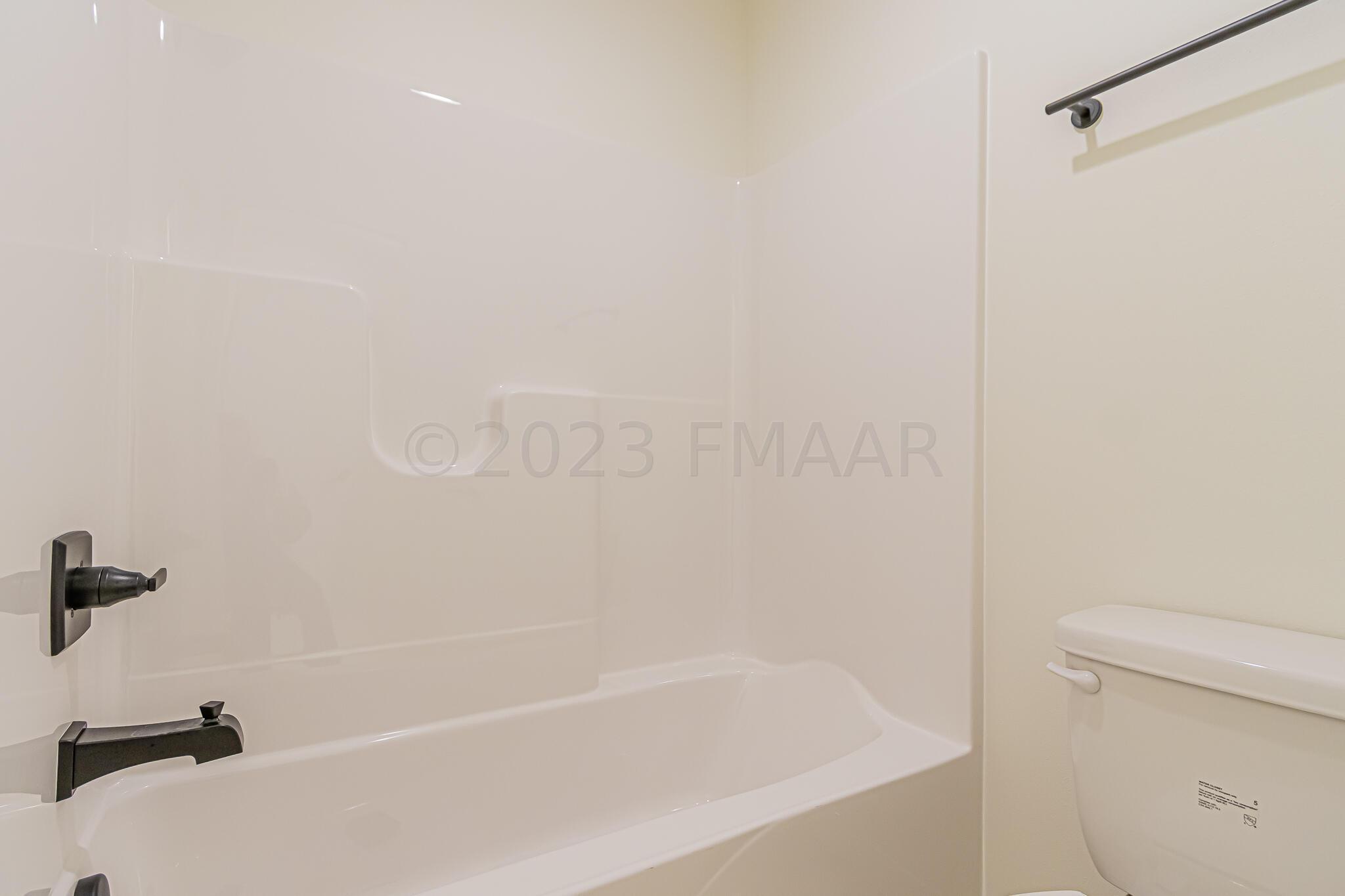 102 Lindsey Court, Mapleton, ND 58059-37
