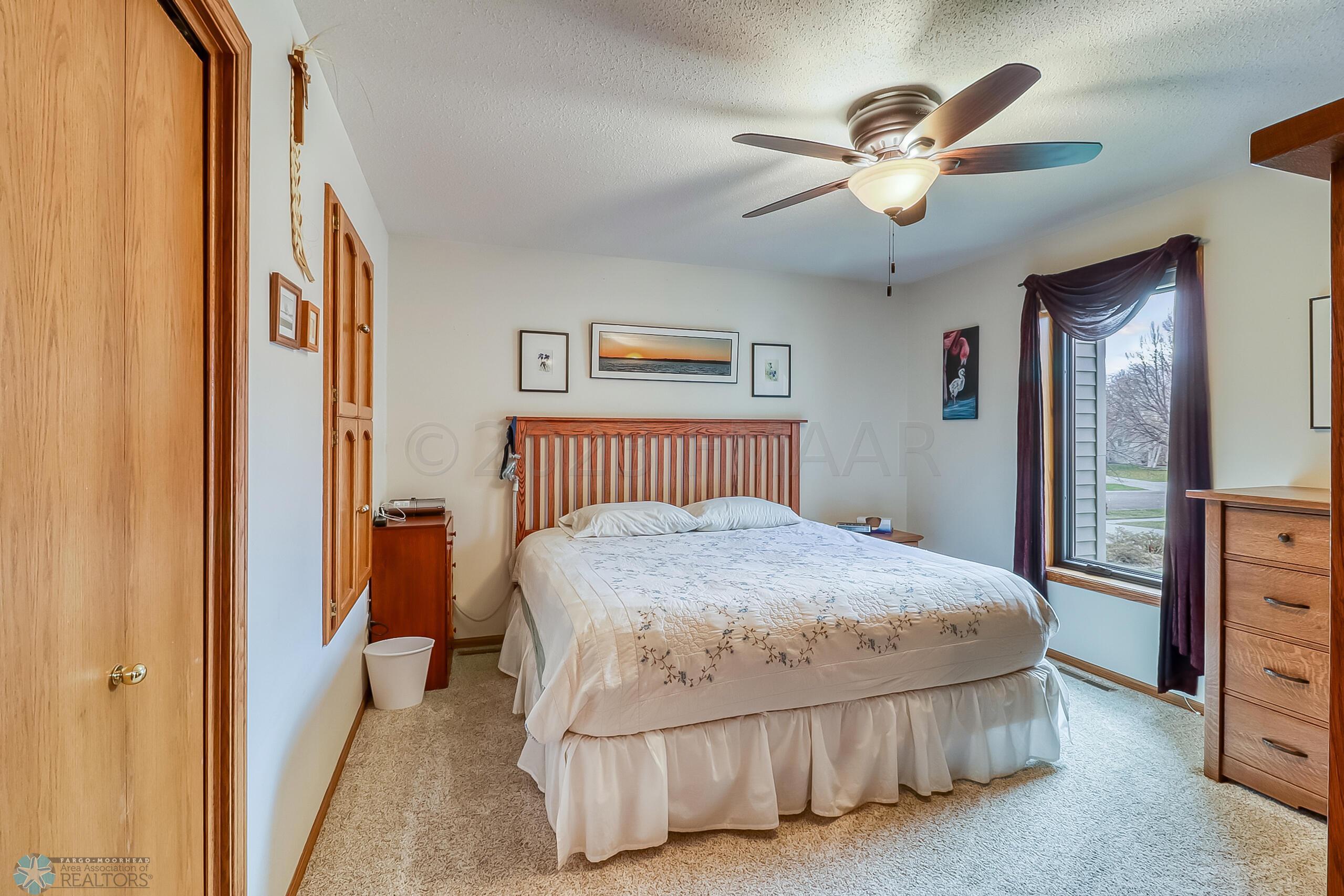 Primary Bedroom1_2