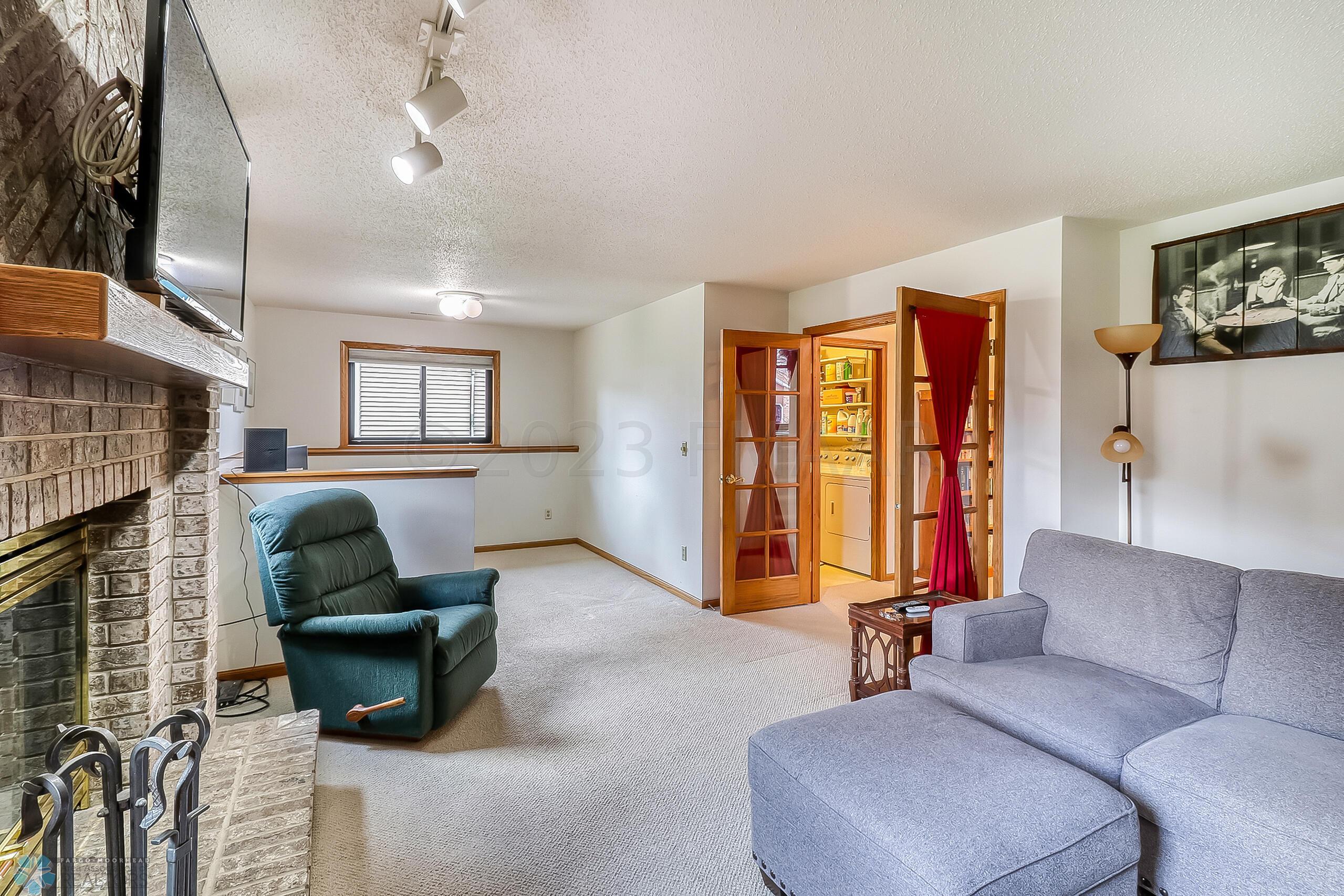 Basement Familyroom1_3