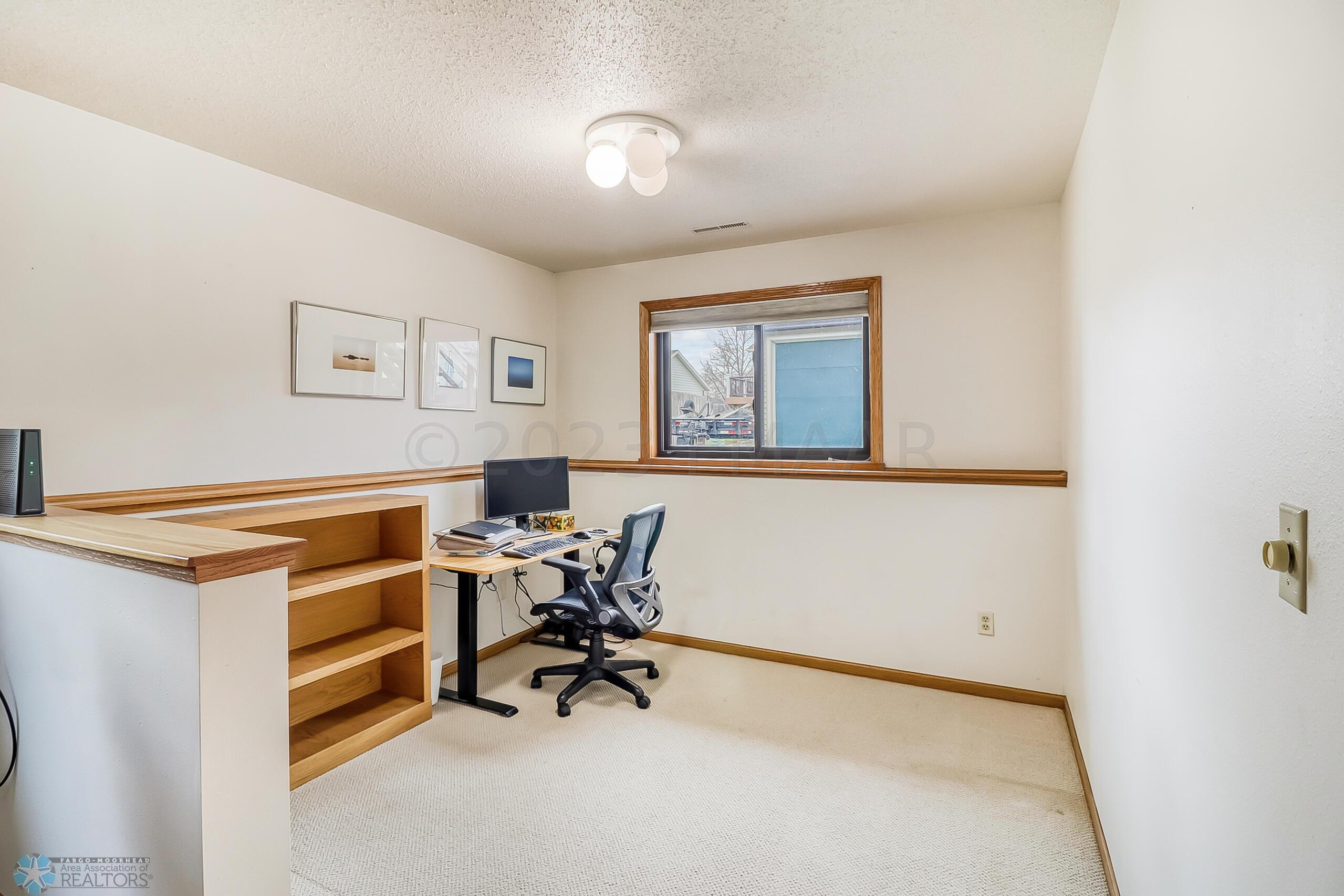 Basement Familyroom1_5