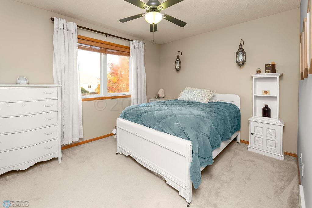 Bedroom upper