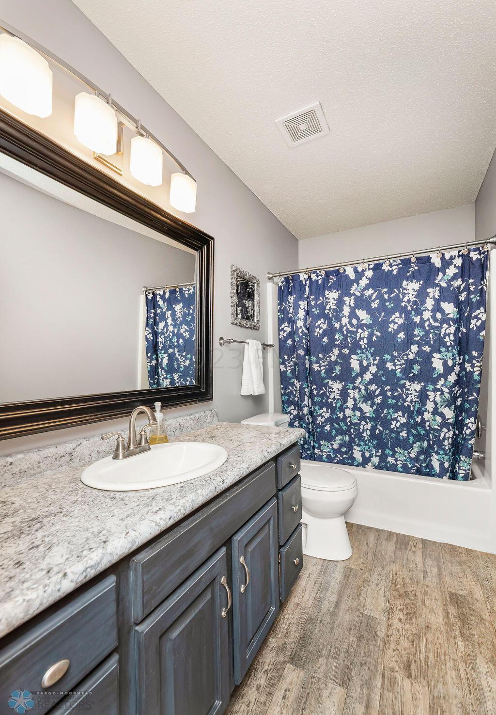 Bedroom upper