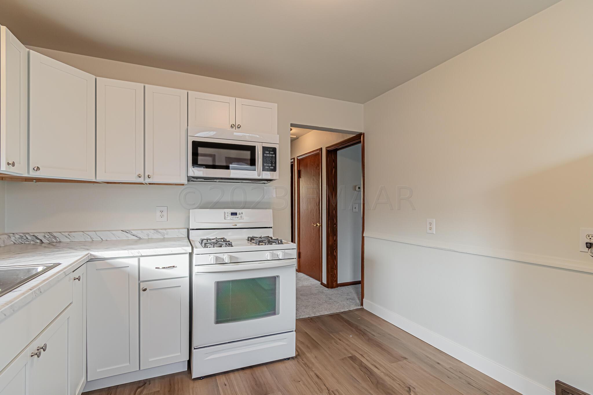 113 4 Avenue W, West Fargo, ND 58078-01