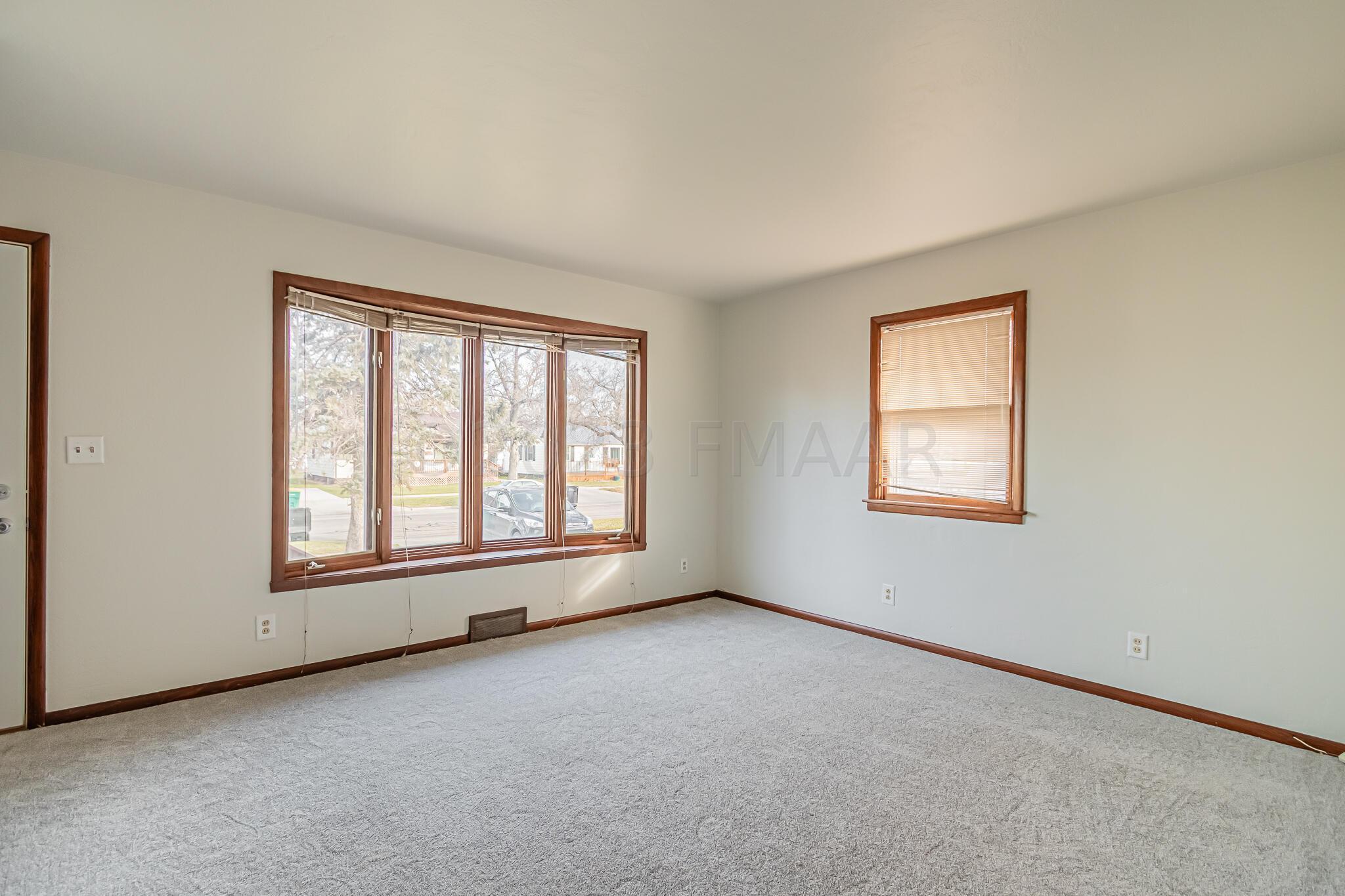 113 4 Avenue W, West Fargo, ND 58078-05