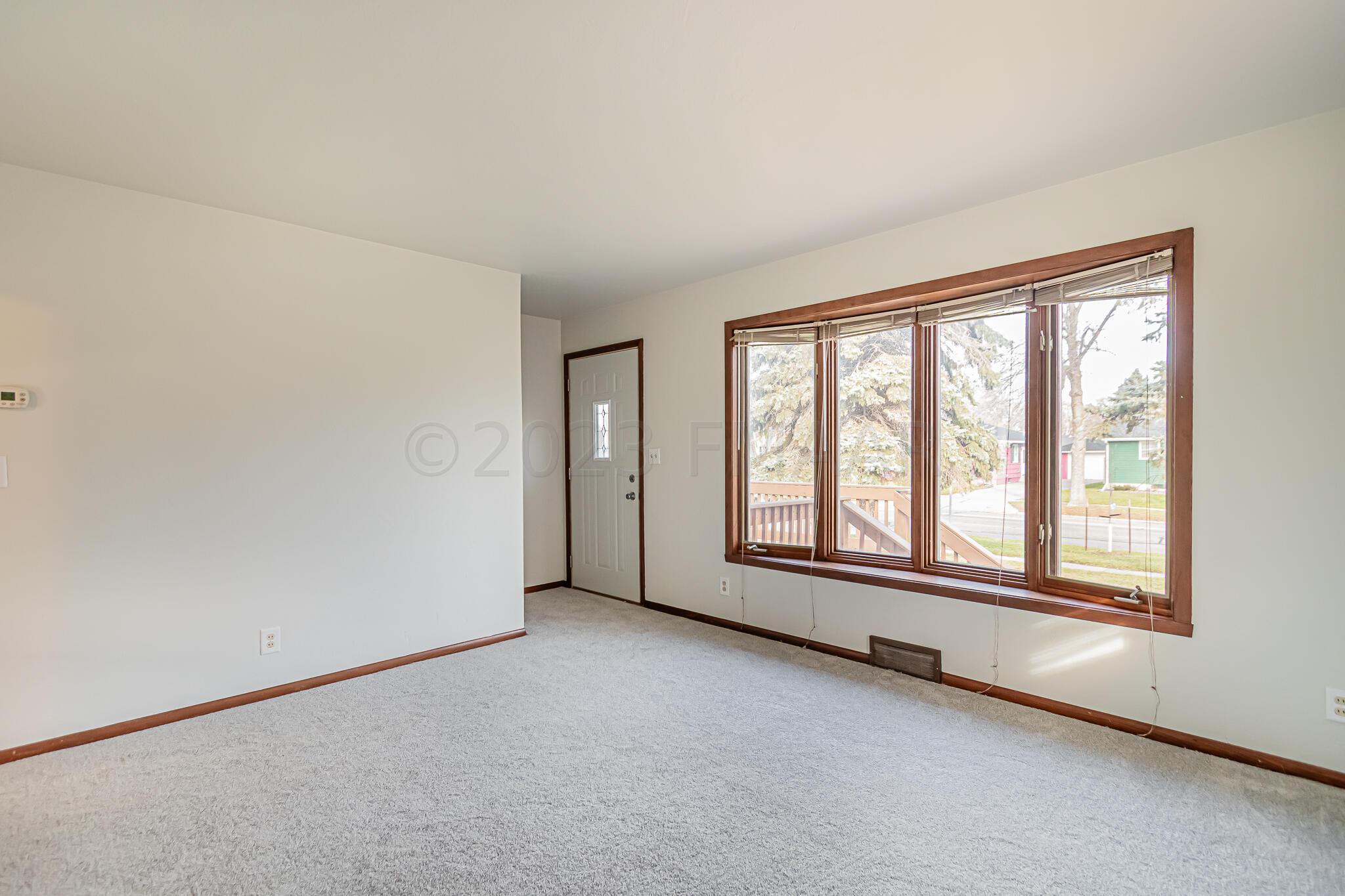 113 4 Avenue W, West Fargo, ND 58078-06