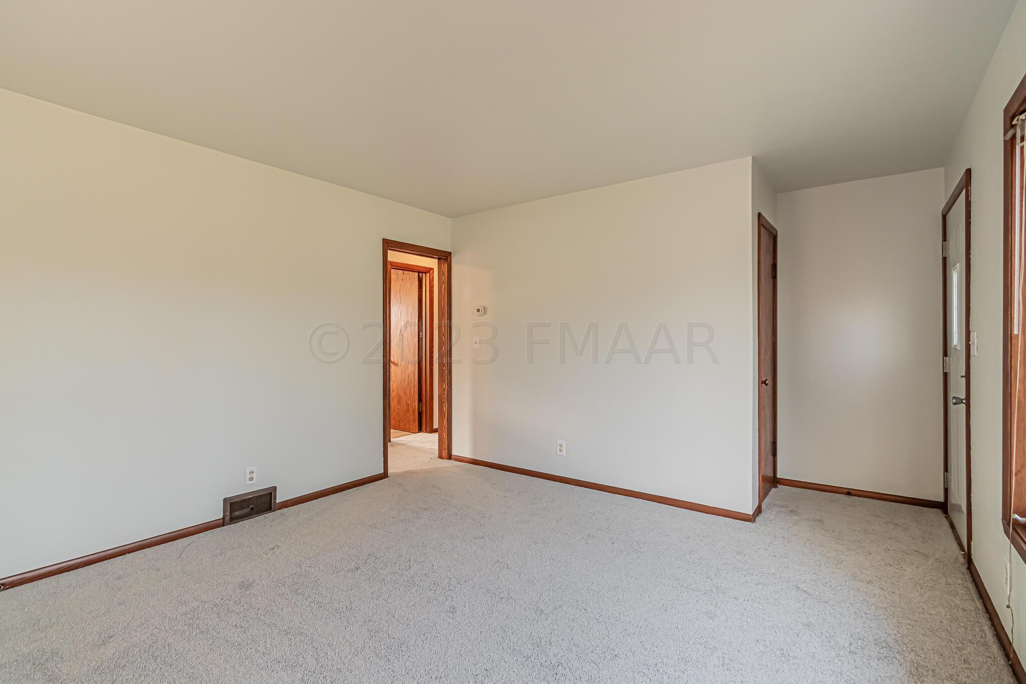 113 4 Avenue W, West Fargo, ND 58078-07