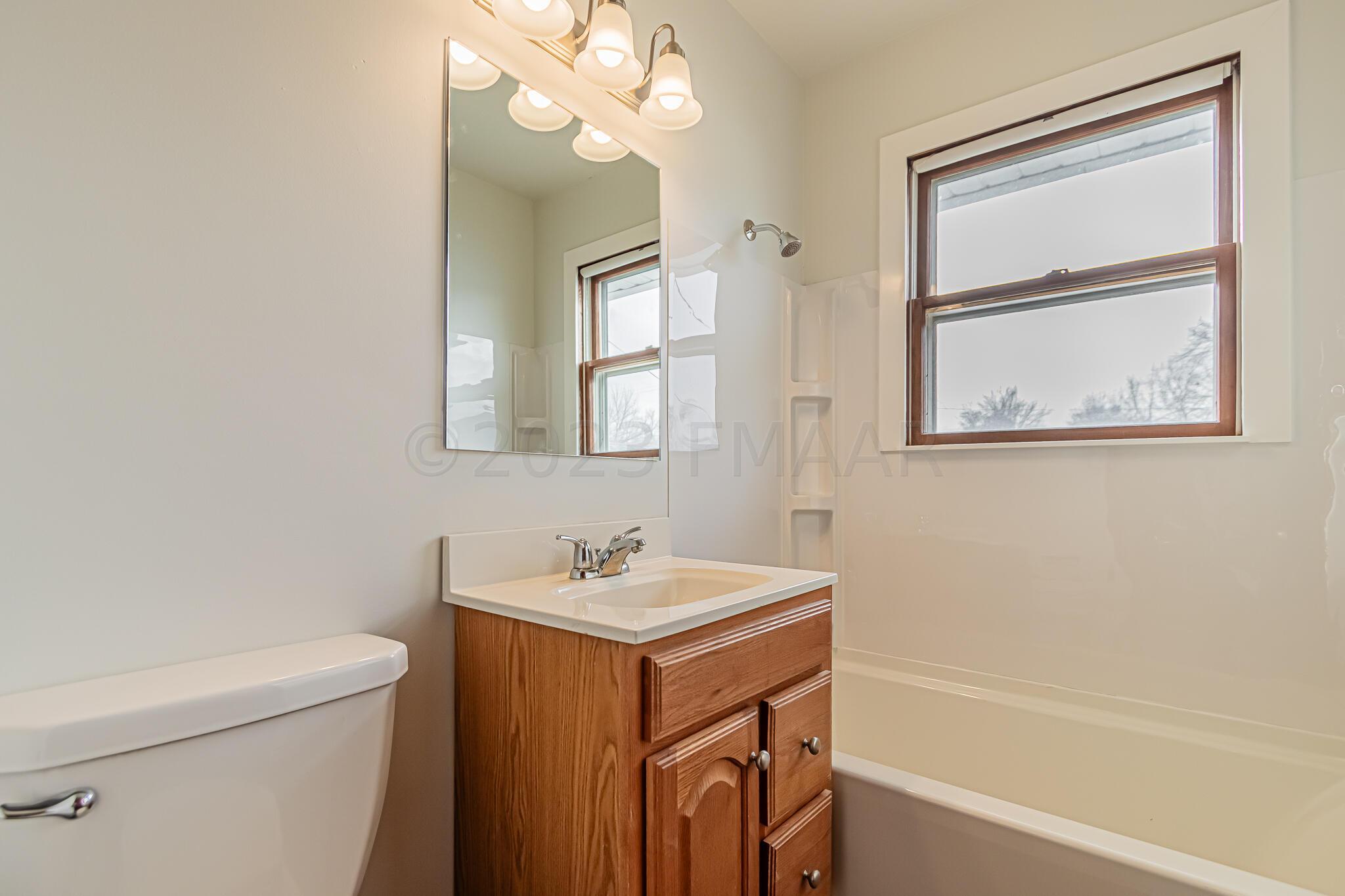 113 4 Avenue W, West Fargo, ND 58078-12