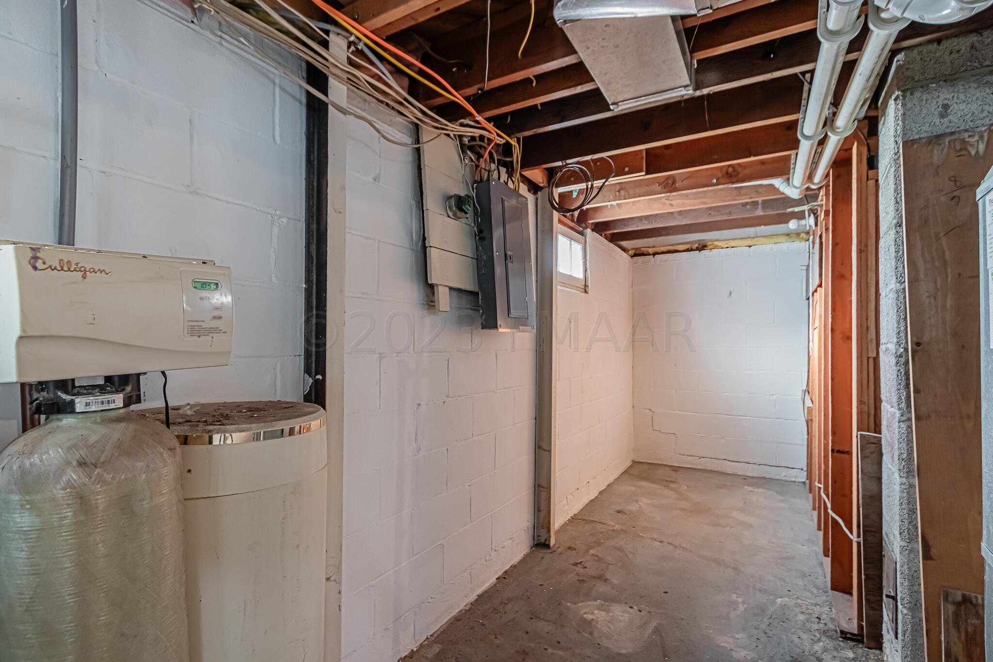113 4 Avenue W, West Fargo, ND 58078-17