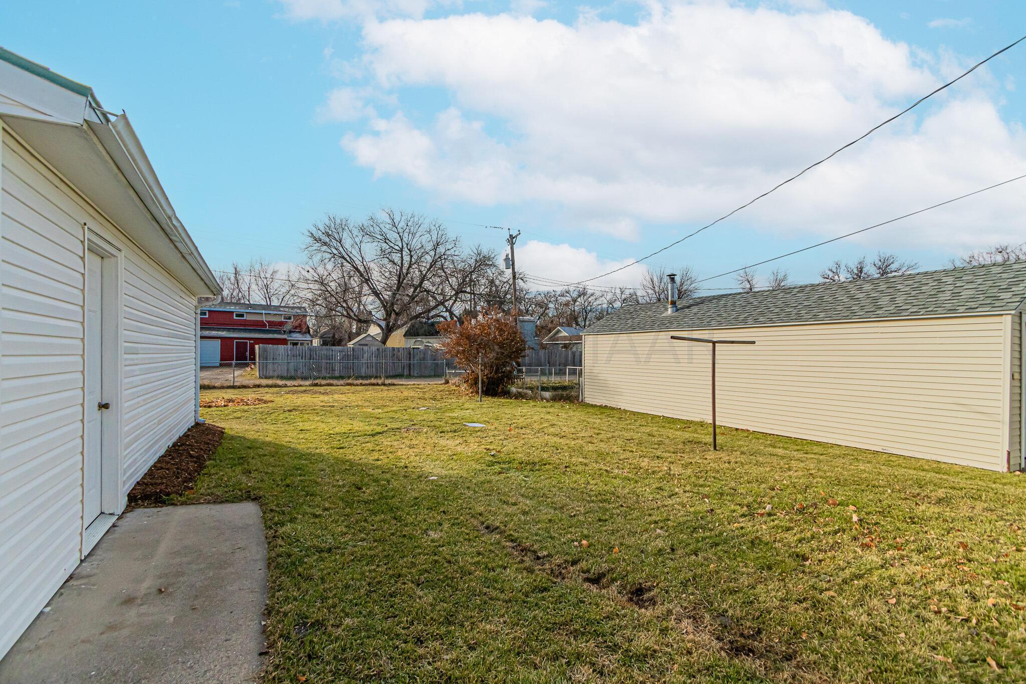113 4 Avenue W, West Fargo, ND 58078-19