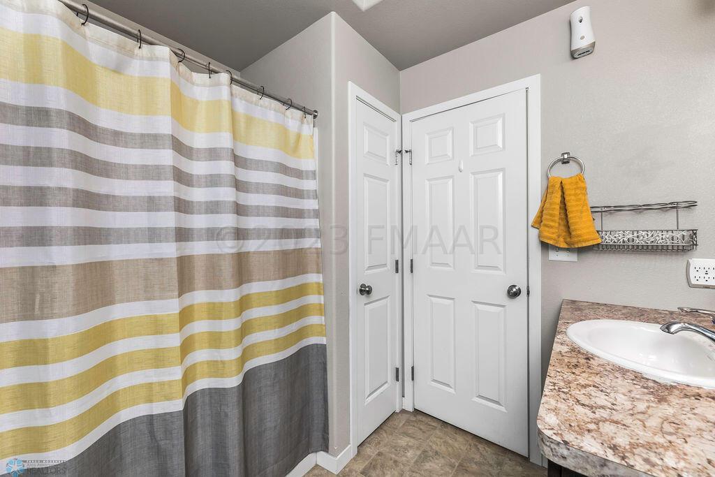 Bathroom 1-2