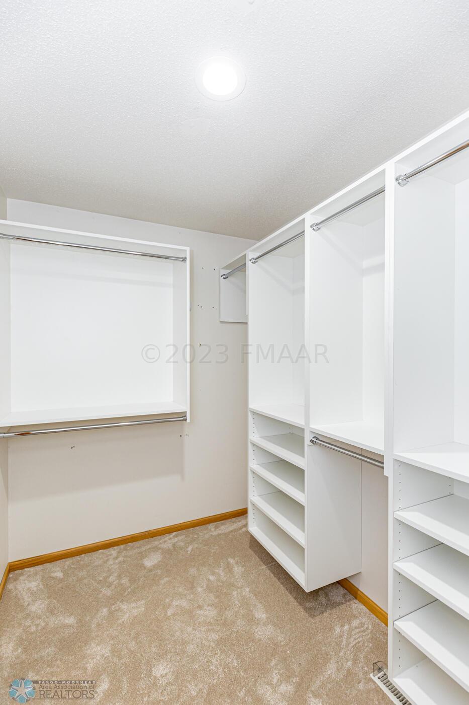 Walk-In-Closet