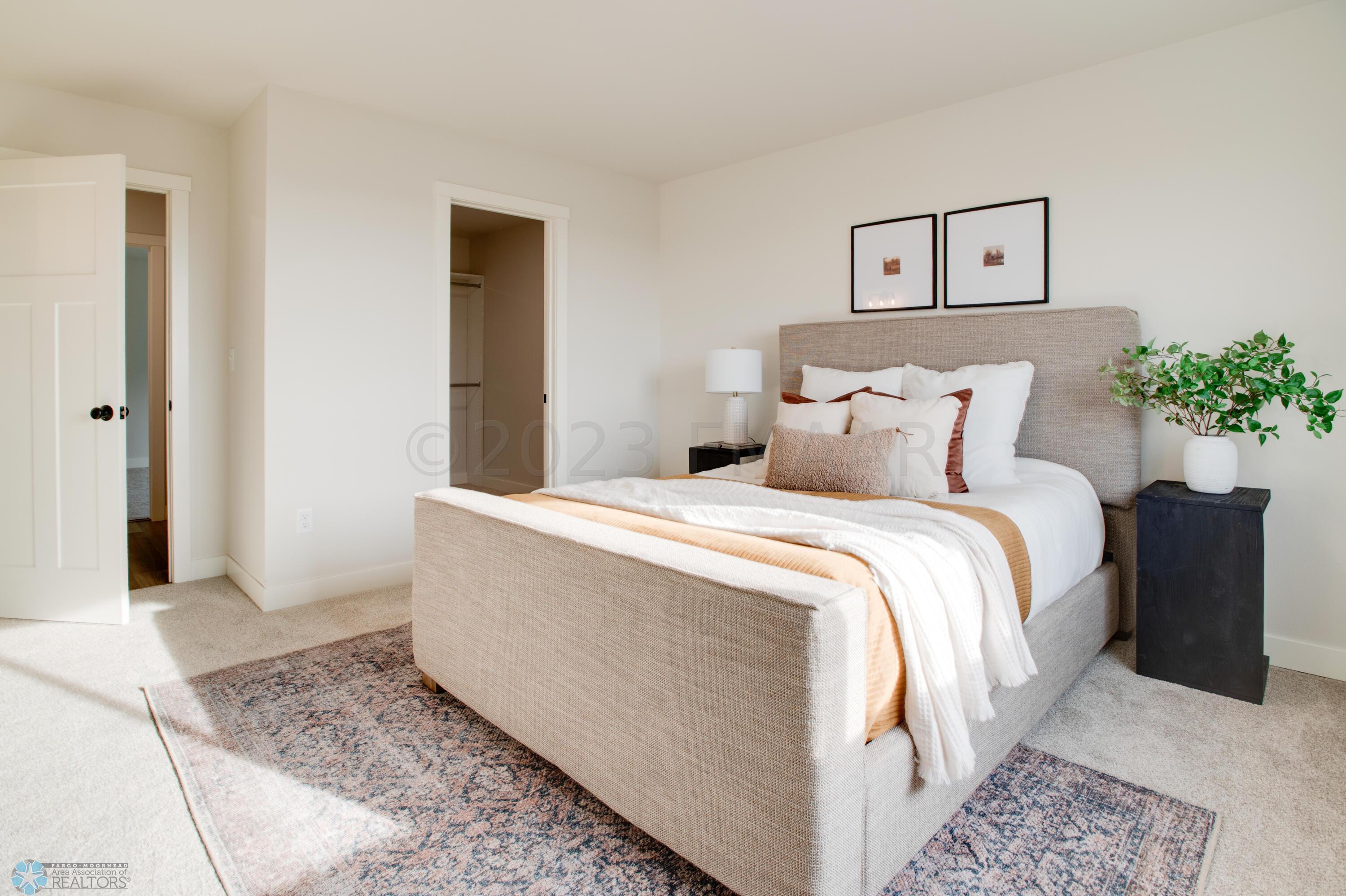 2982_74TH_AVE_S_STAGED-12