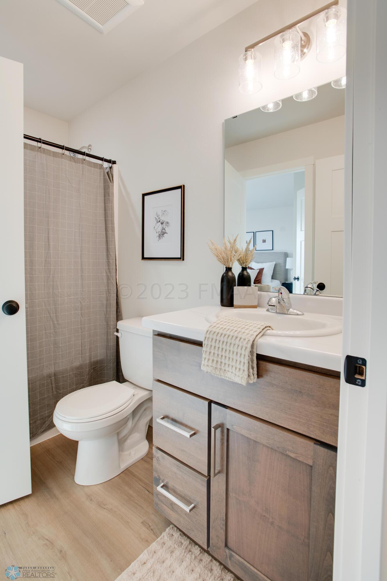 2982_74TH_AVE_S_STAGED-15