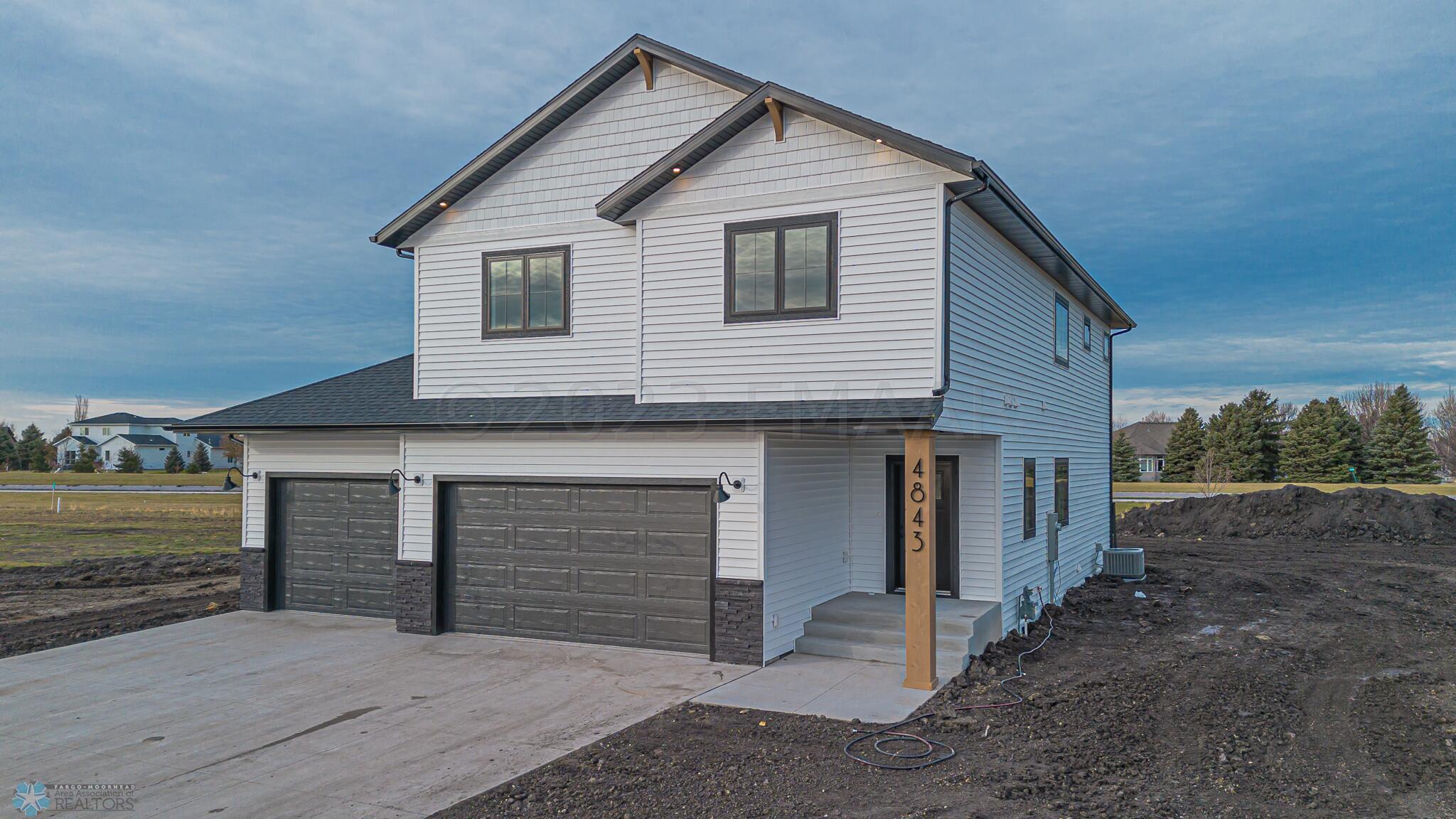 4843 4th St S, Moorhead, MN 56560-50
