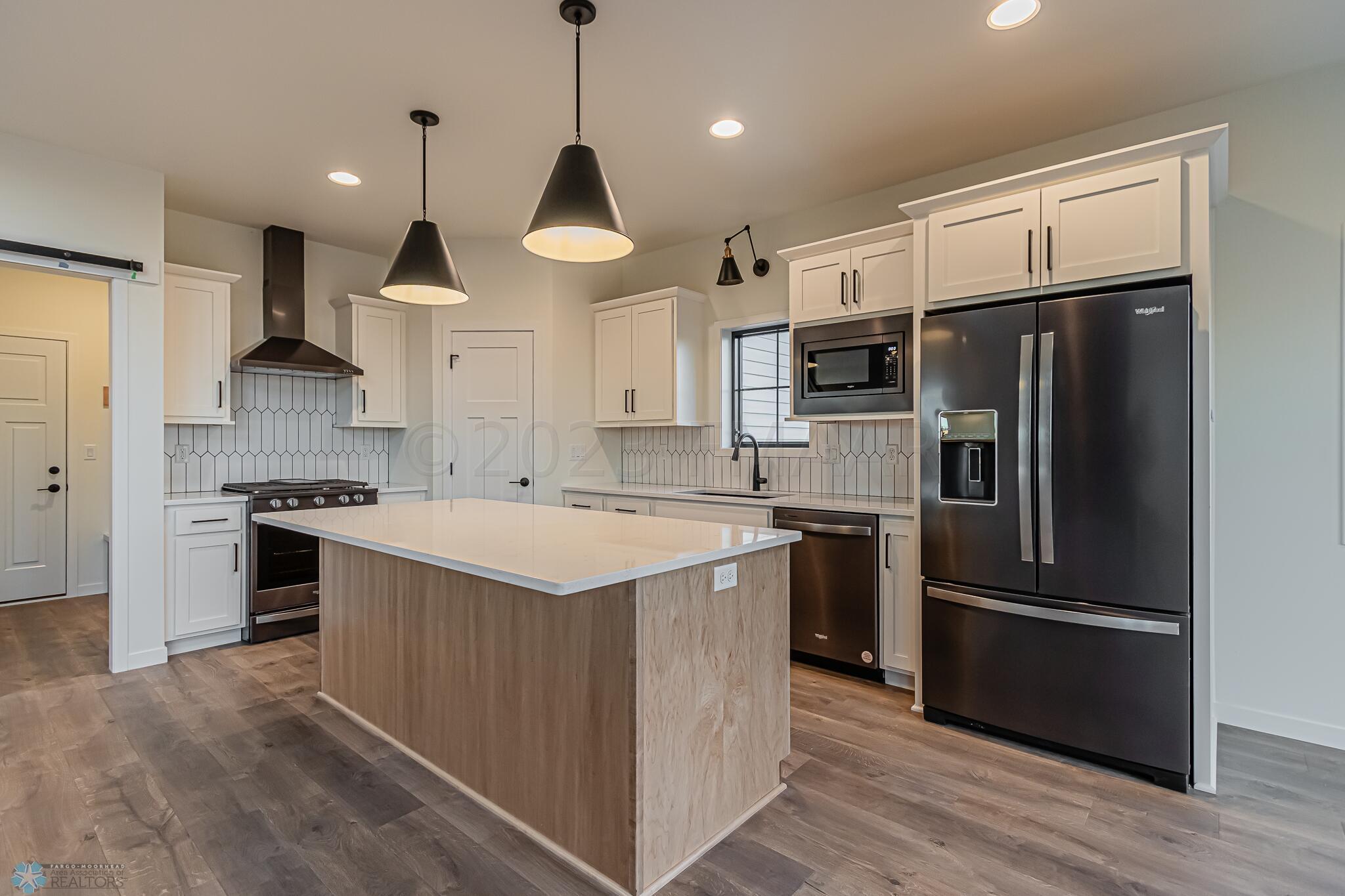 4843 4th St S, Moorhead, MN 56560-28