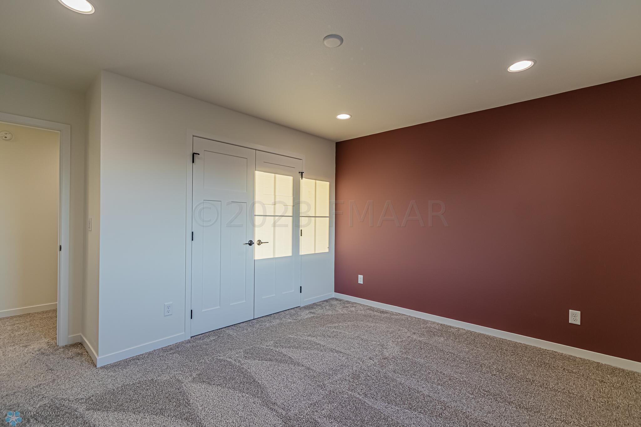 4843 4th St S, Moorhead, MN 56560-15