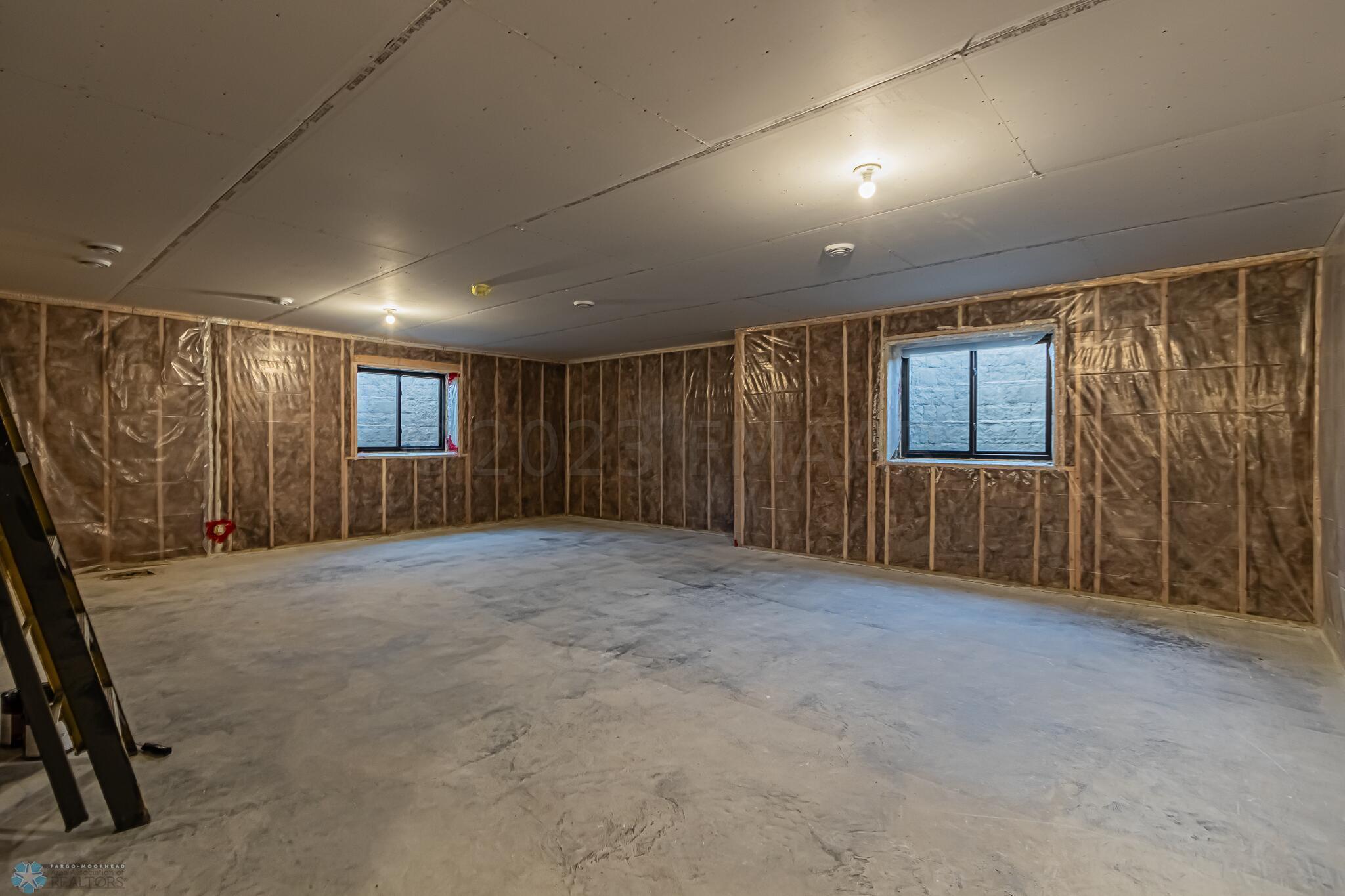 4843 4th St S, Moorhead, MN 56560-40