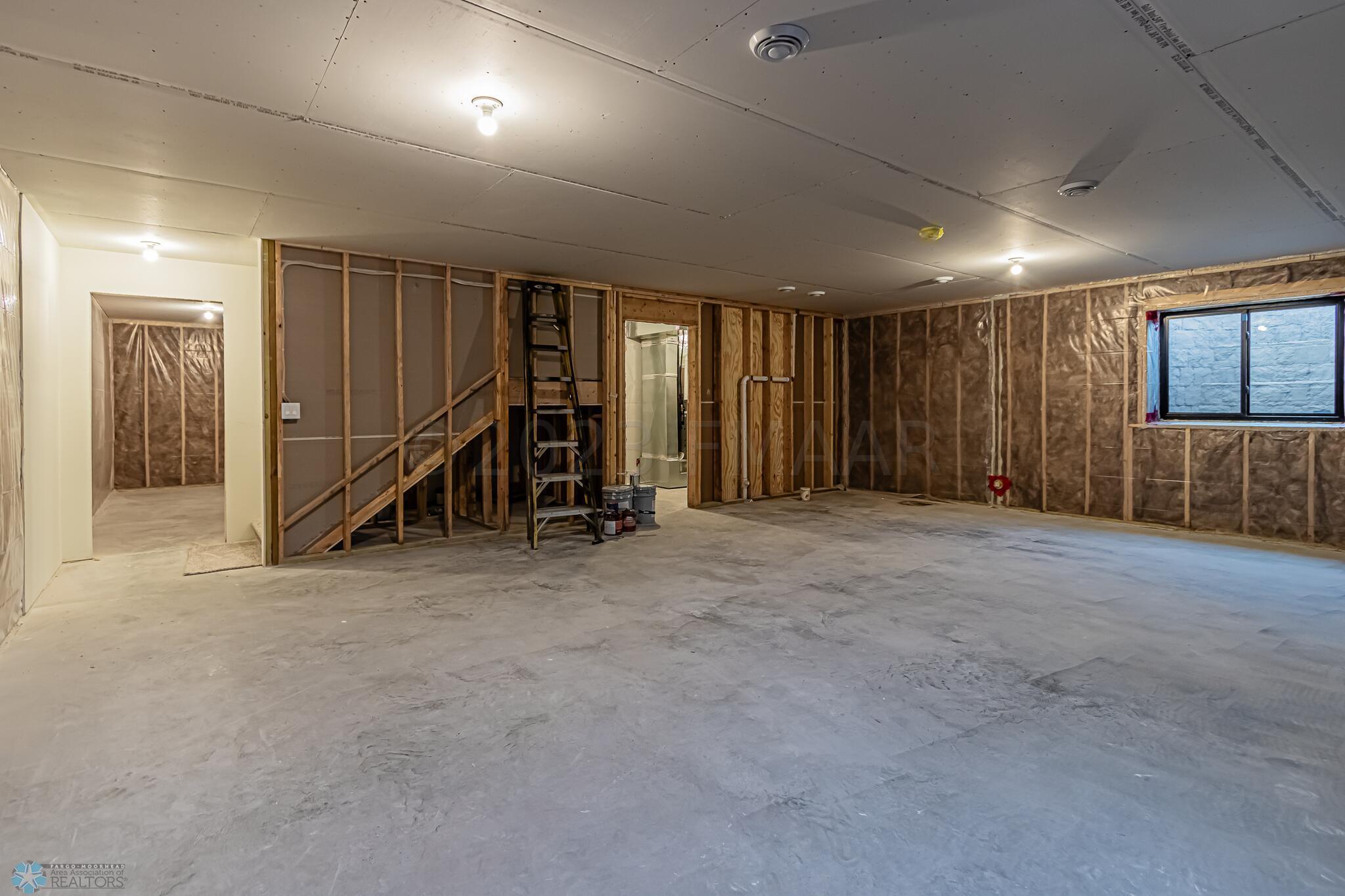 4843 4th St S, Moorhead, MN 56560-41