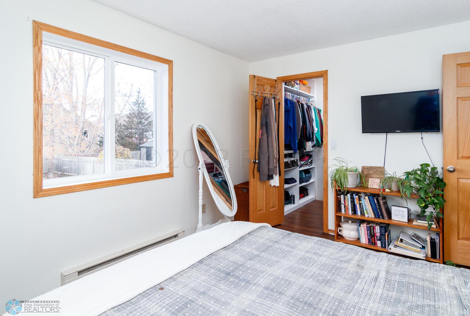 Bedroom 2 (Upper)