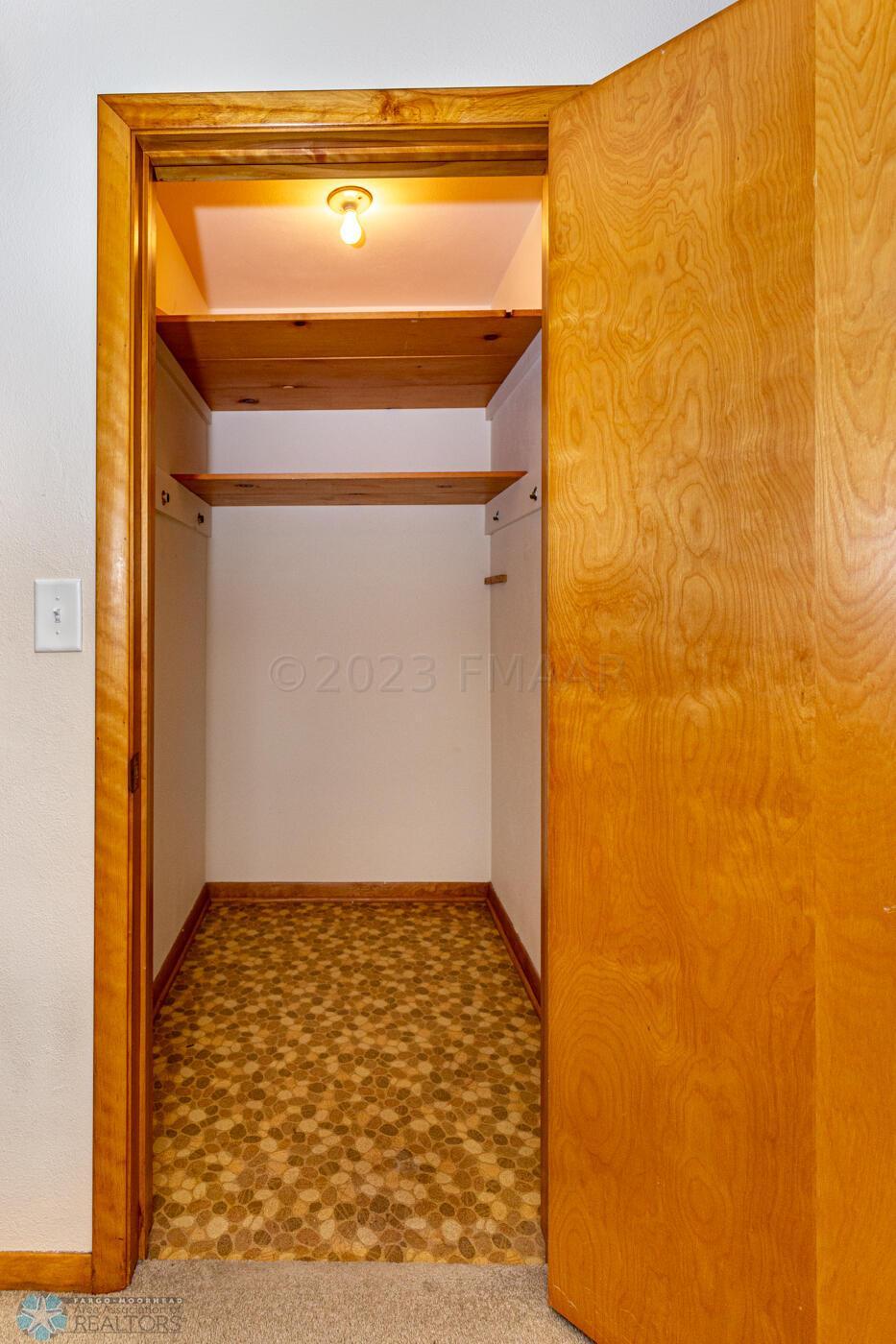 Large Main Fl Closet