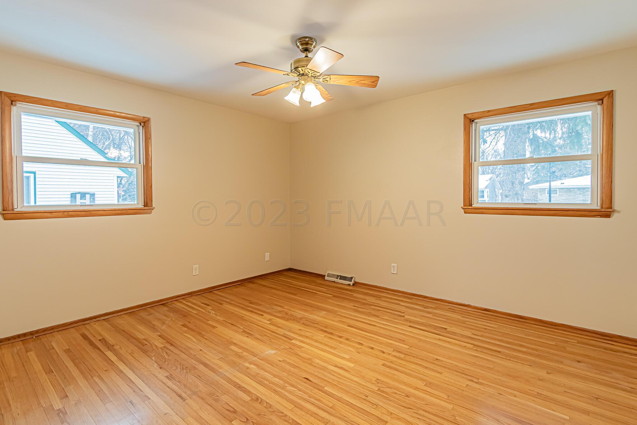 214 9th St N, Fargo, ND-03