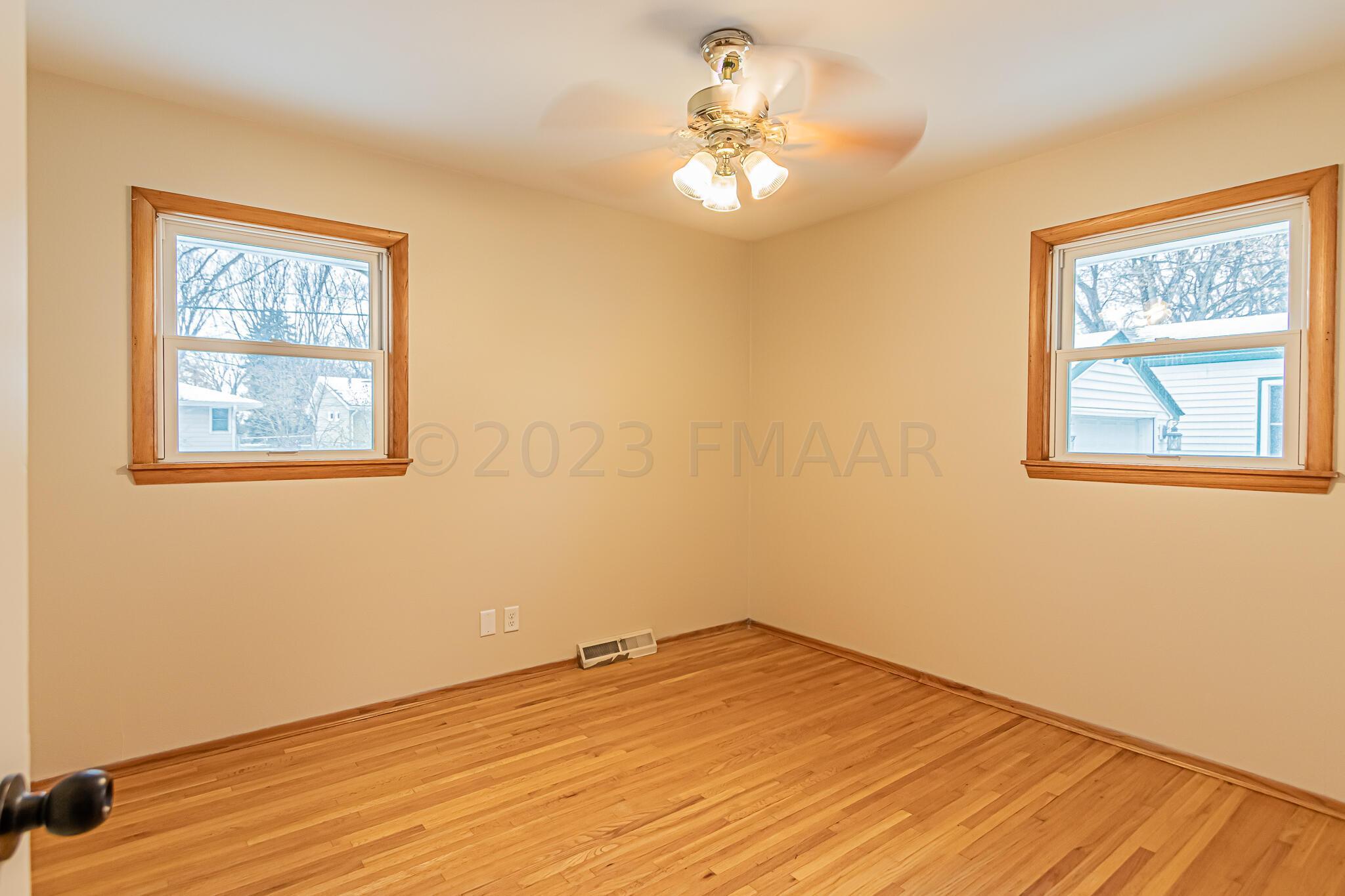 2014 9th St N, Fargo, ND-01