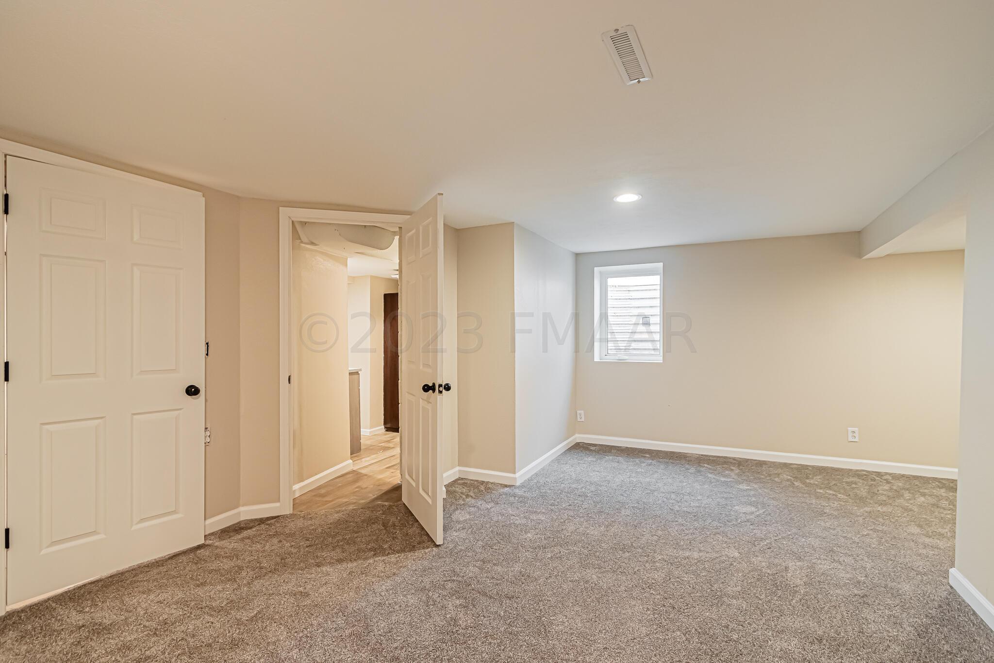 214 9th St N, Fargo, ND-07