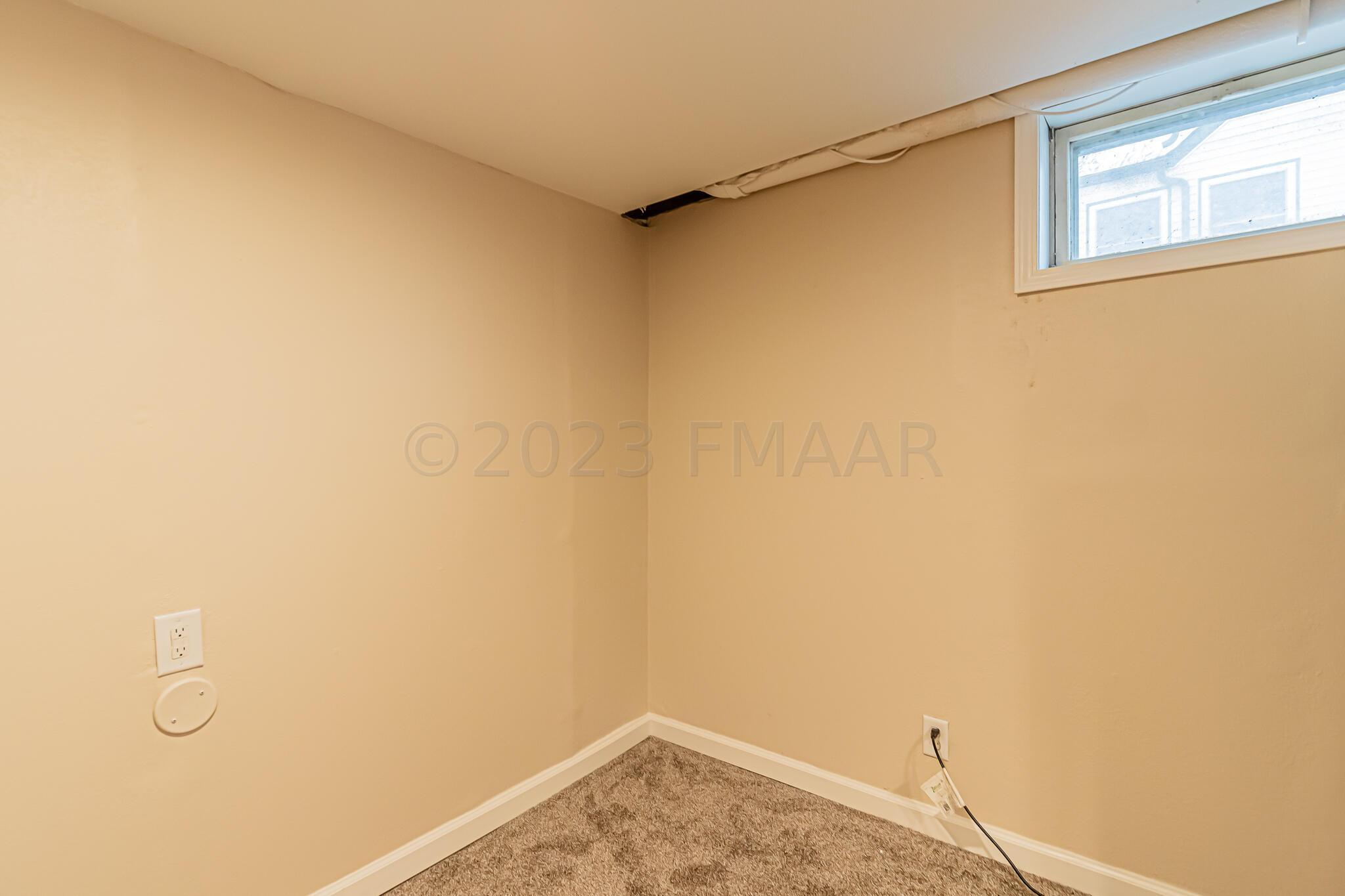 214 9th St N, Fargo, ND-12