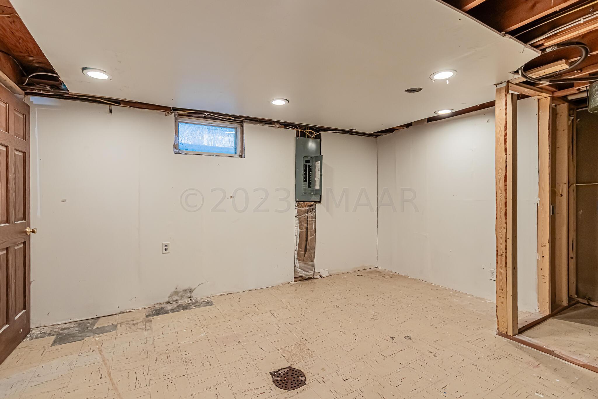 214 9th St N, Fargo, ND-16