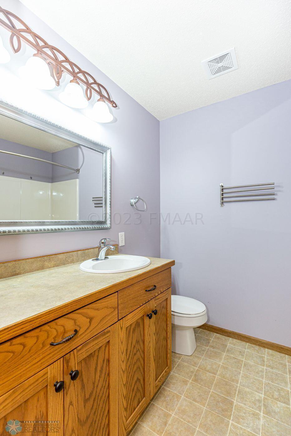 Upper Full Bath