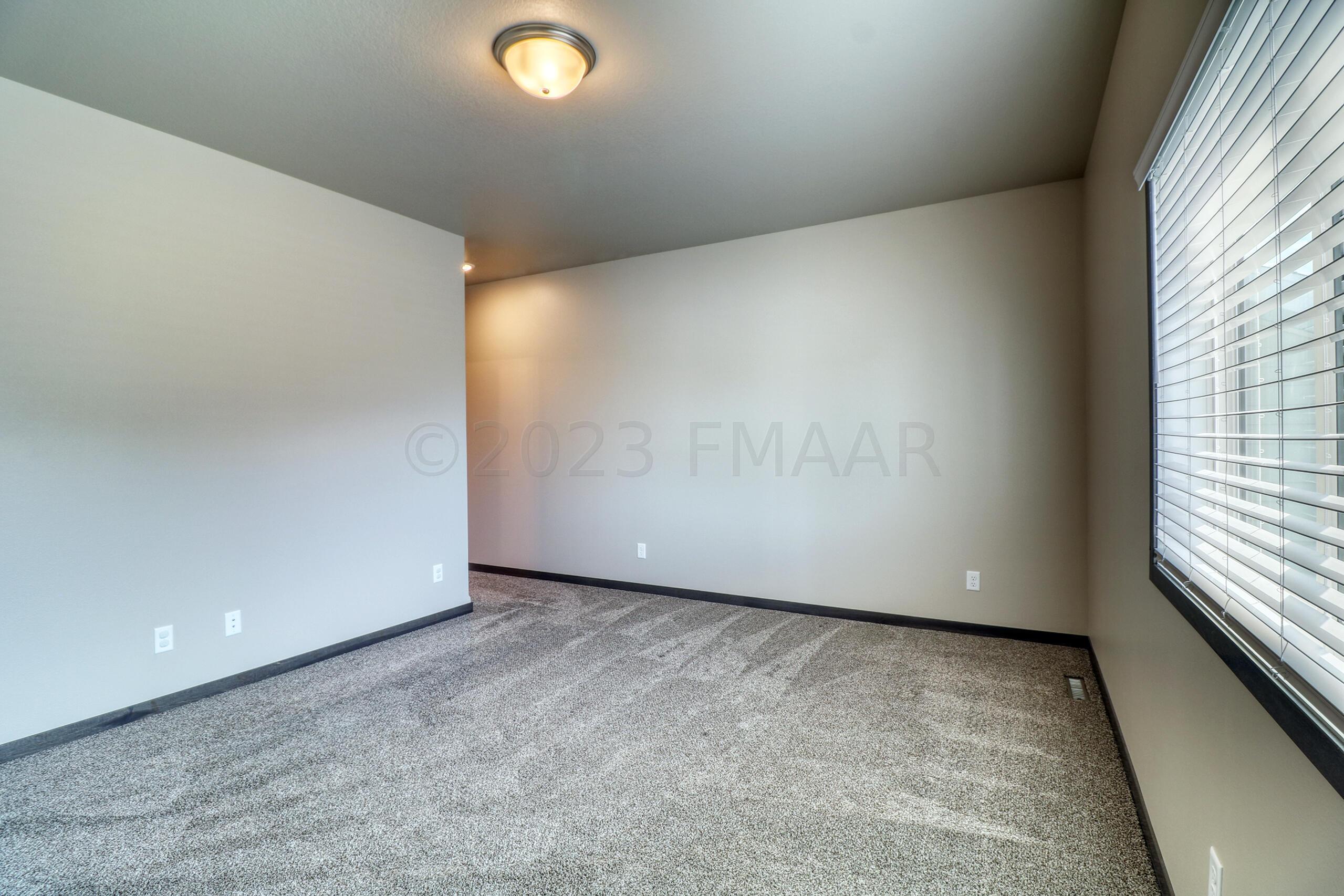 Master Bedroom1_2