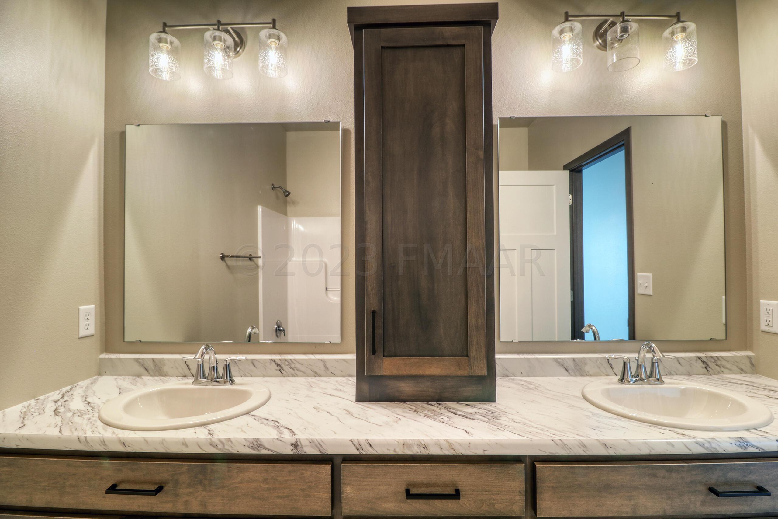 Master Bathroom1_1