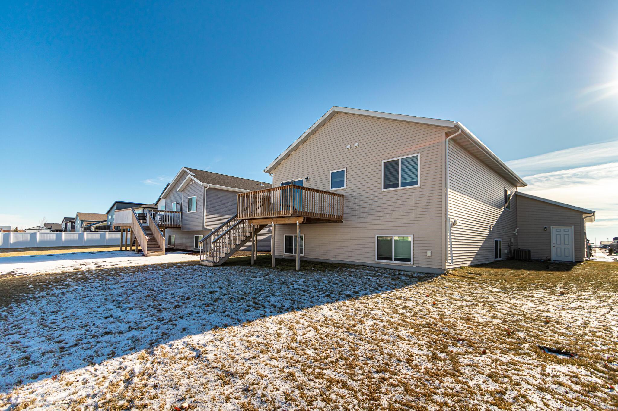2801 72 Avenue S, Fargo, ND 58104-3